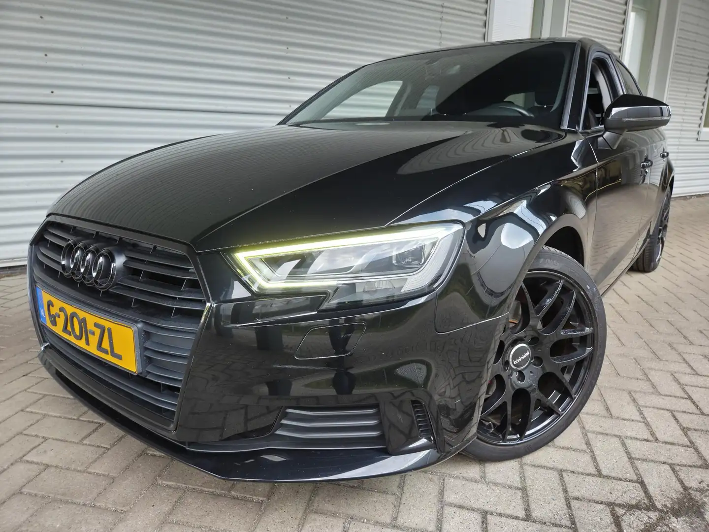 Audi A3 Sportback 35 TFSI CoD Advance Noir - 2