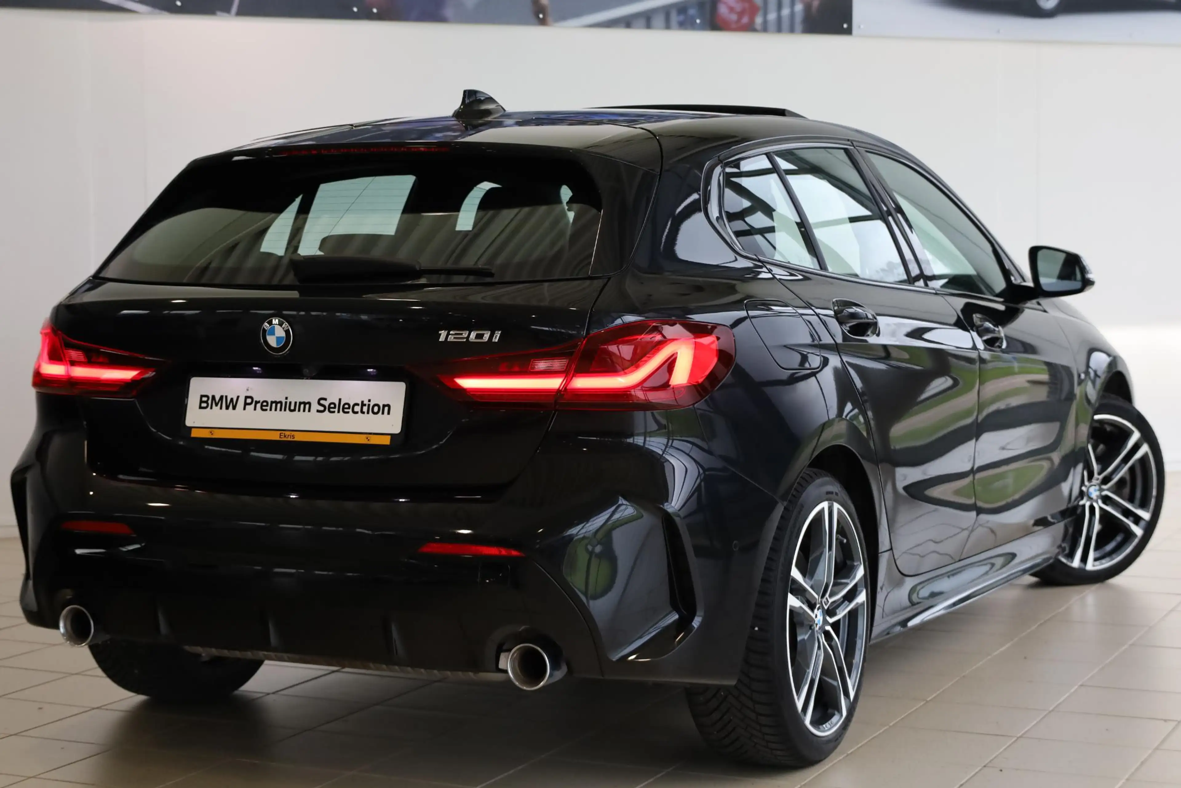 BMW 120 1-serie 5-deurs 120i High Executive | M Sport | Pa — photo 2