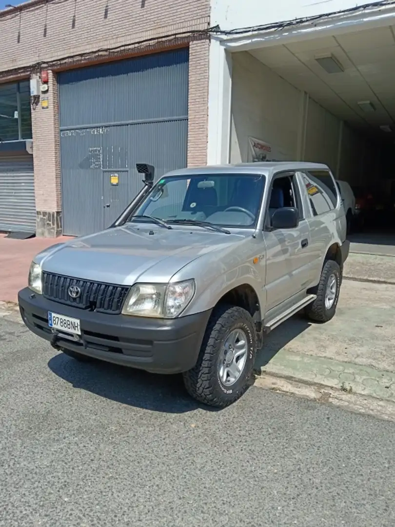 Toyota Land Cruiser 3.0 D4D GX Gris - 2
