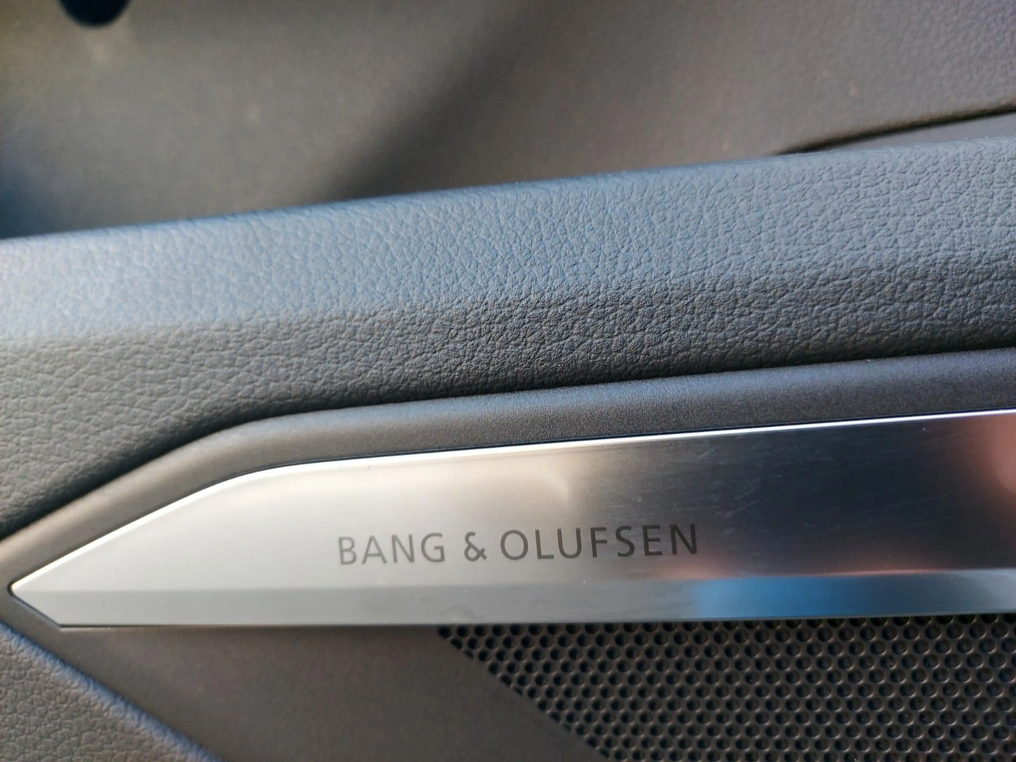 Audi Q8 e-tron 50 quattro S line Radar Pano Sound AH — photo 3