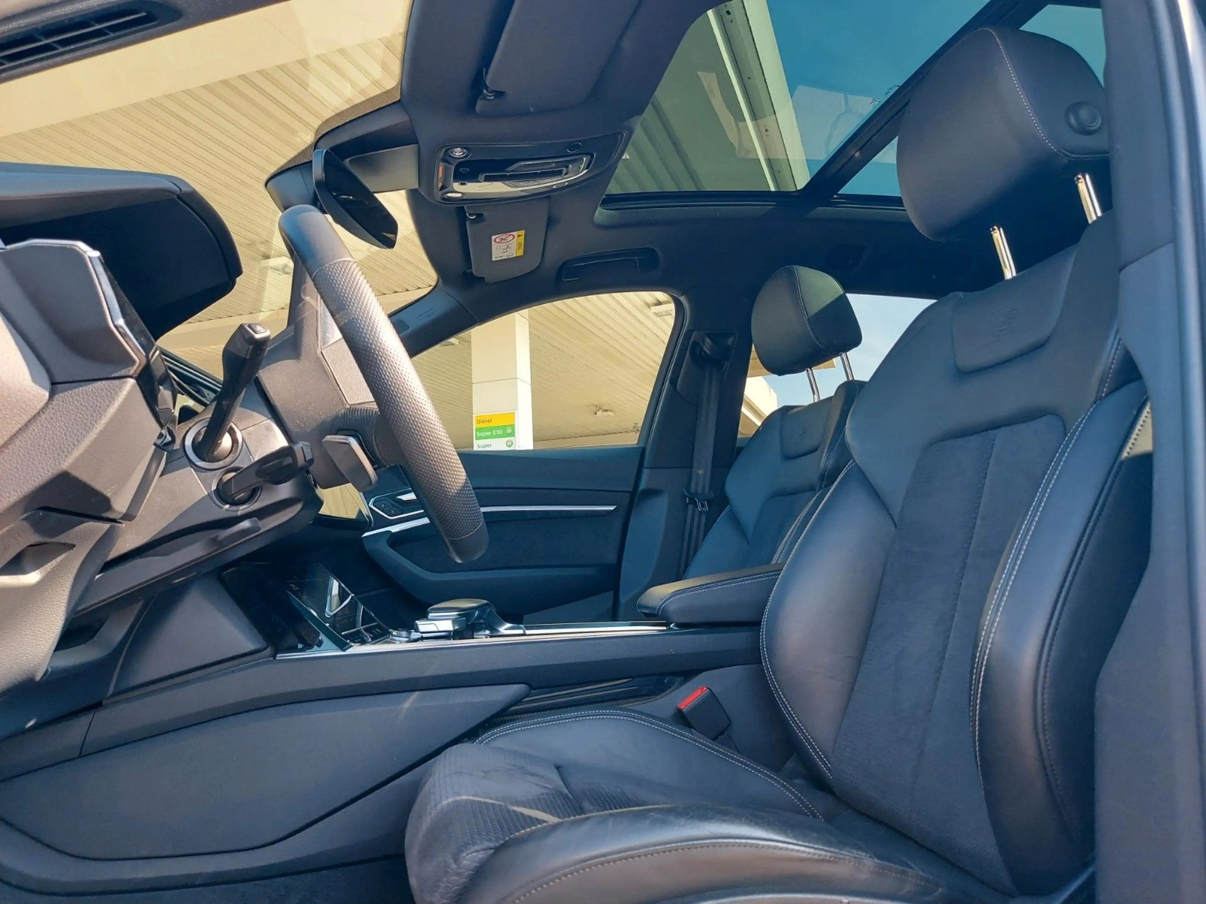 Audi Q8 e-tron 50 quattro S line Radar Pano Sound AH — photo 14