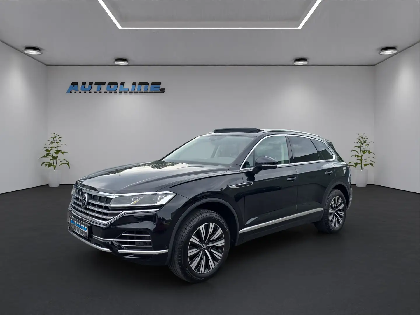 Volkswagen Touareg Atmosphere 4Motion eHybrid *LEDER* *KAM* *PANO* Zwart - 1