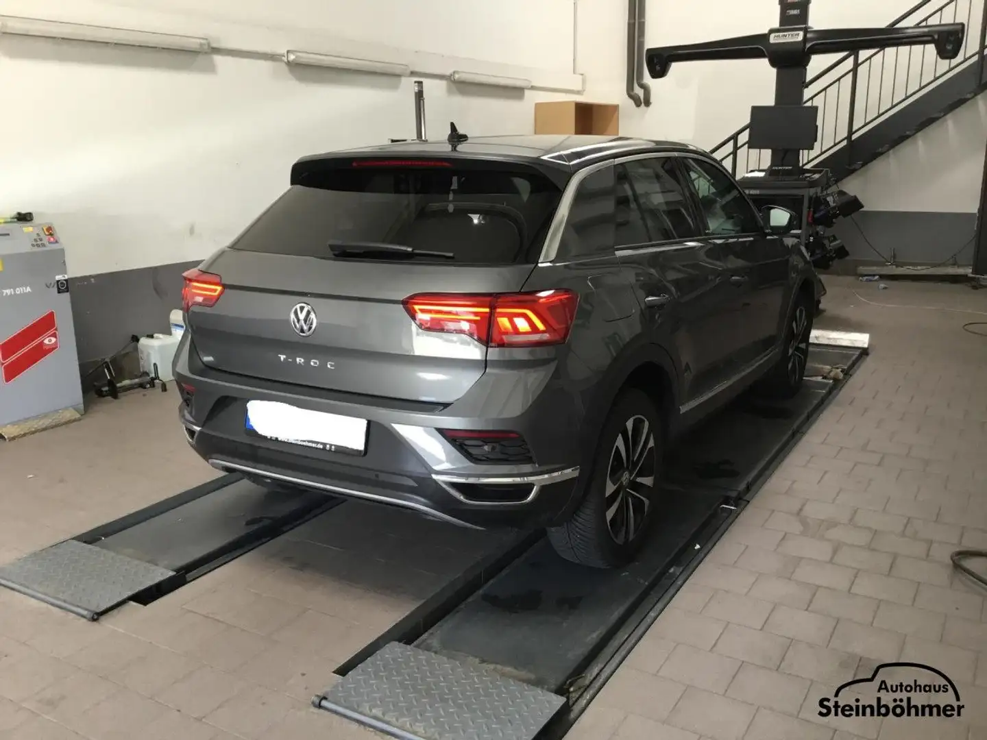 Volkswagen T-Roc United 1.6TDI Navi ACC PDC el. Heckklappe Grau - 2