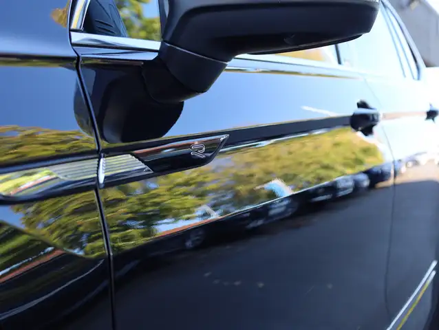 Volkswagen Tiguan Allspace view 17