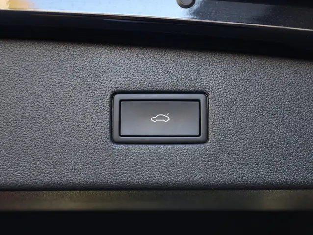 Volkswagen Tiguan Allspace view 16