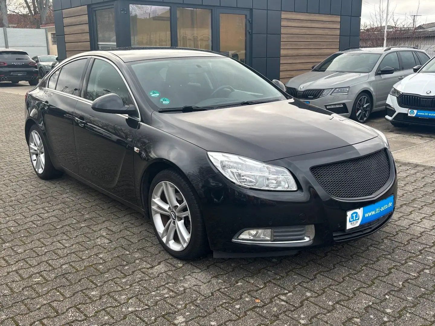 Opel Insignia A Lim. Sport Navi Tempomat 1Hand 8Räder Schwarz - 1