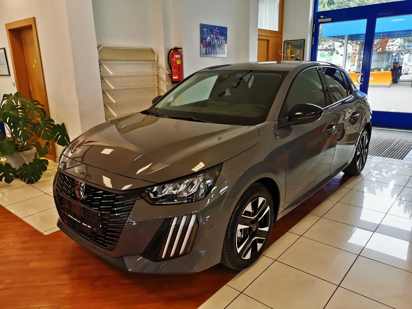 Peugeot 208 PureTech100 Allure *Mod.2025* Grau - 1