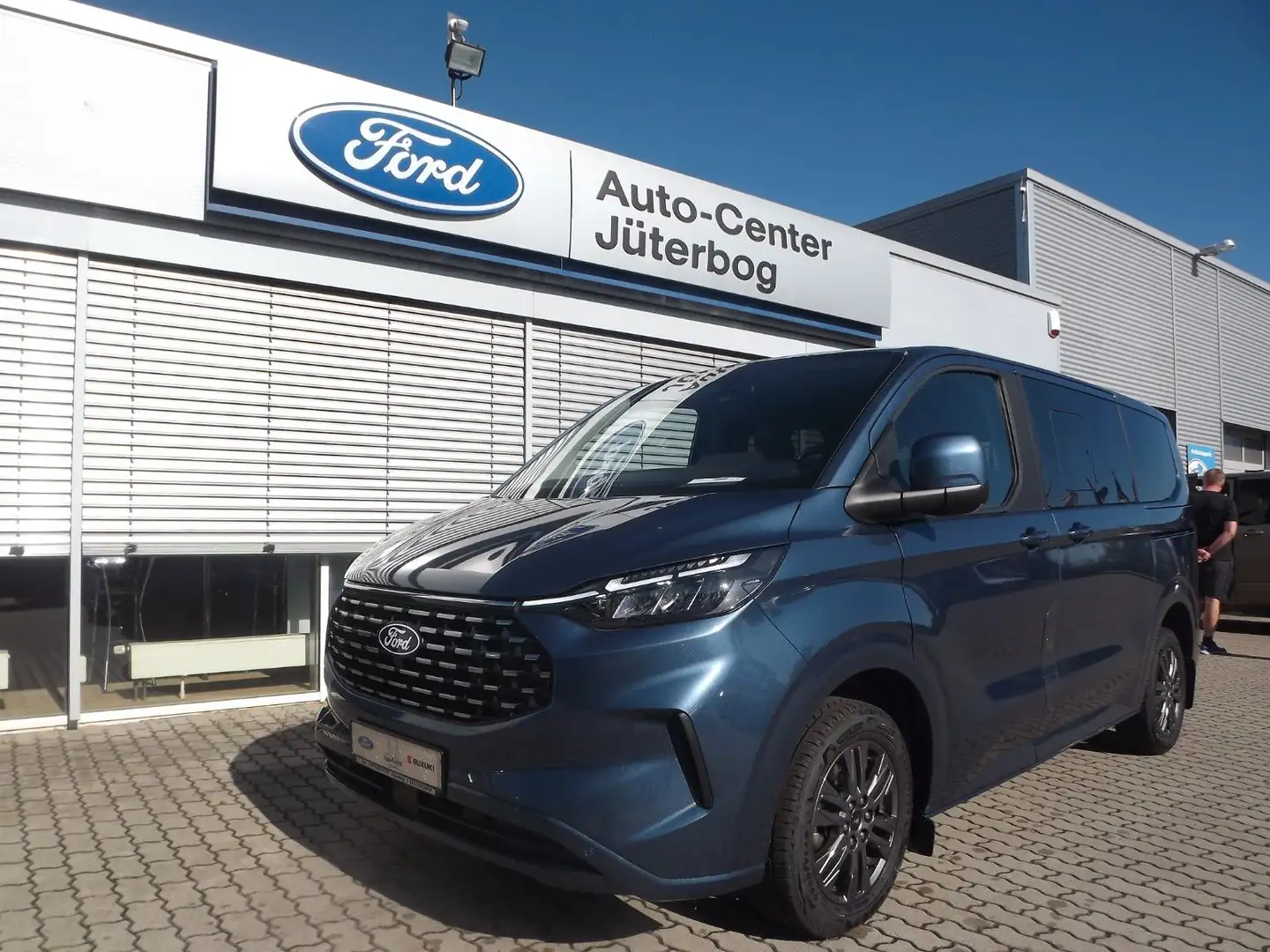 Ford Tourneo Custom 320 L1 Tourneo Titanium *Kamera* Blau - 2