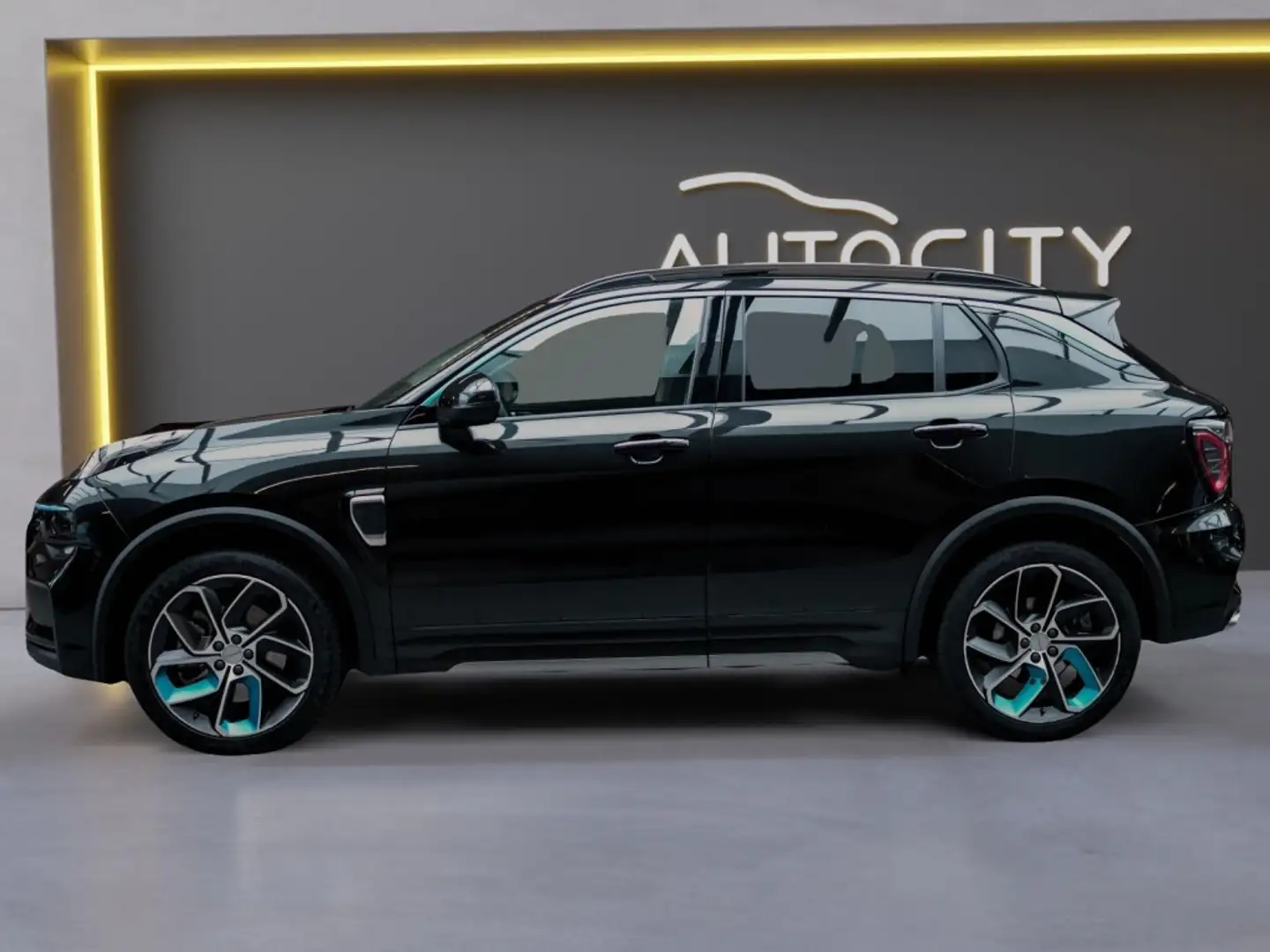 Lynk & Co 01 1.5 PHEV l 6.6kw l 360 Camera l Pano Schwarz - 2
