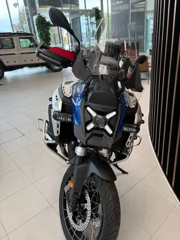 BMW R 1300 GS view 2