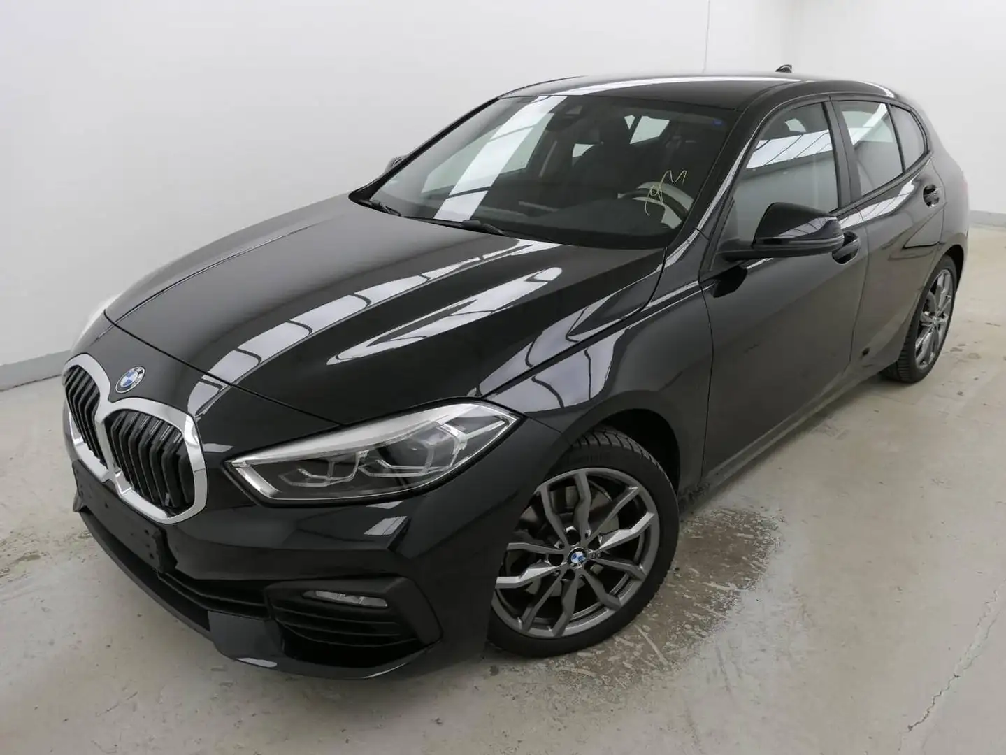 BMW 120 120iA Advantage *LED*NAVI*PDC*ZETELVERW* Zwart - 1