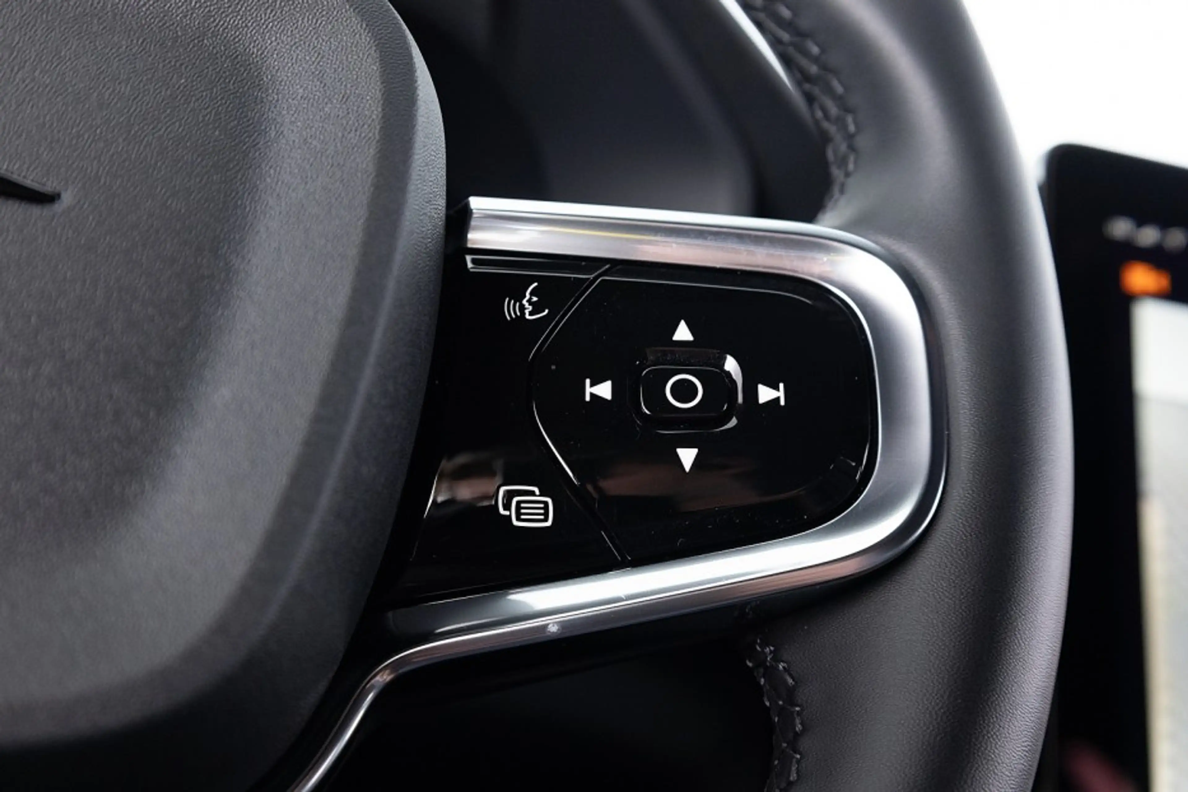 Polestar 2 Long Range Dual Motor 82 kWh AWD — photo 15