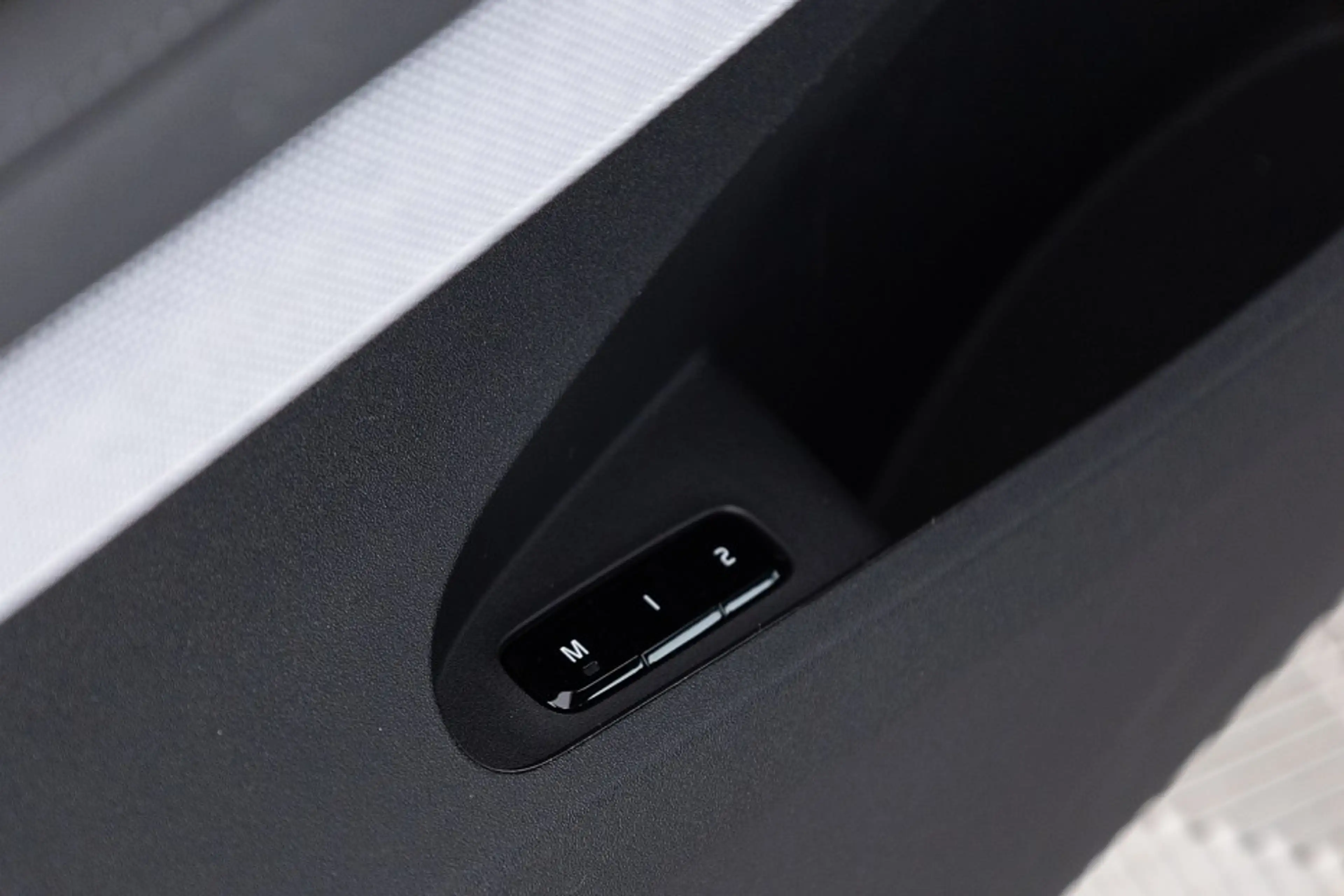 Polestar 2 Long Range Dual Motor 82 kWh AWD — photo 18