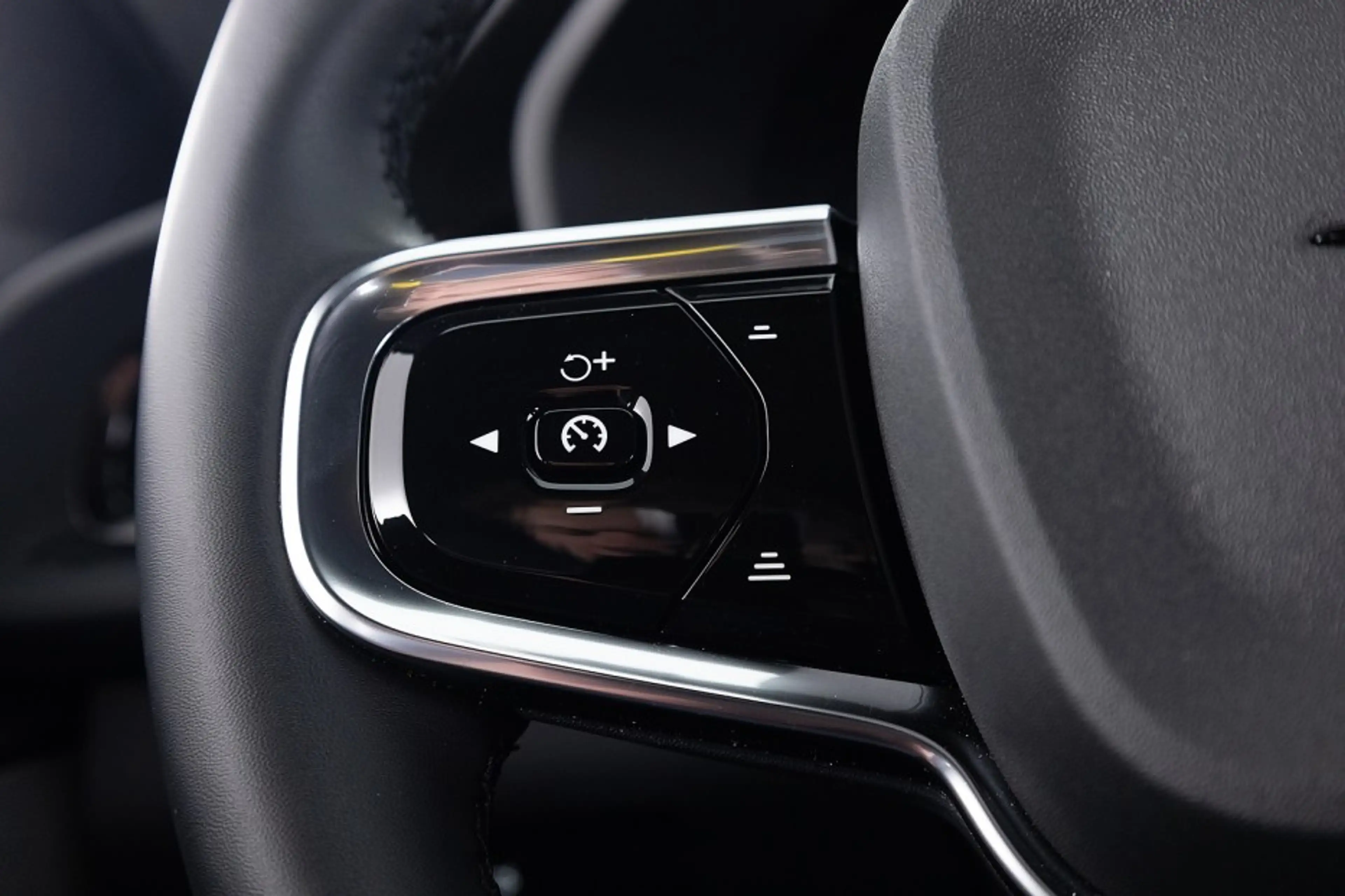 Polestar 2 Long Range Dual Motor 82 kWh AWD — photo 22