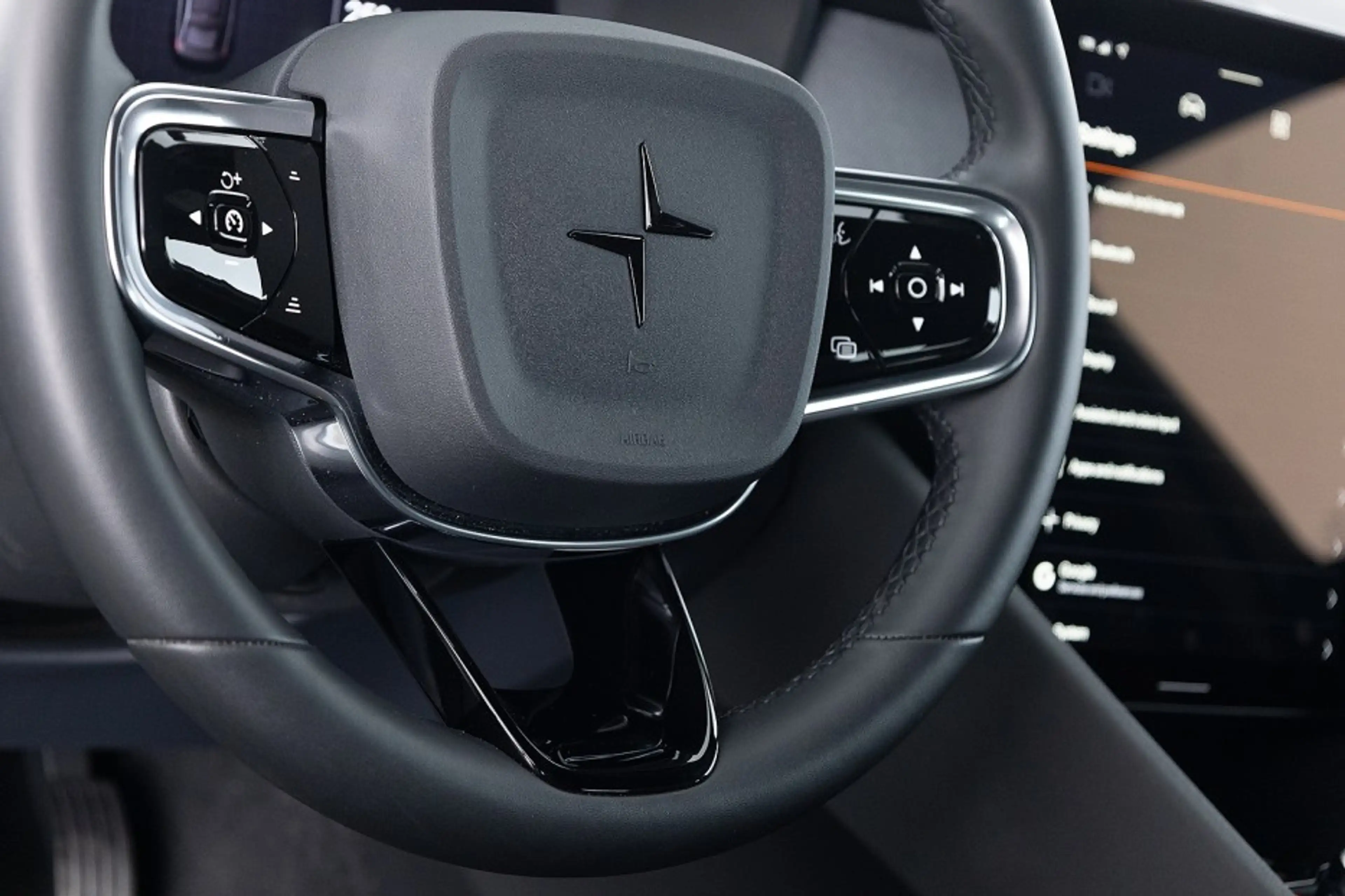 Polestar 2 Long Range Dual Motor 82 kWh AWD — photo 9