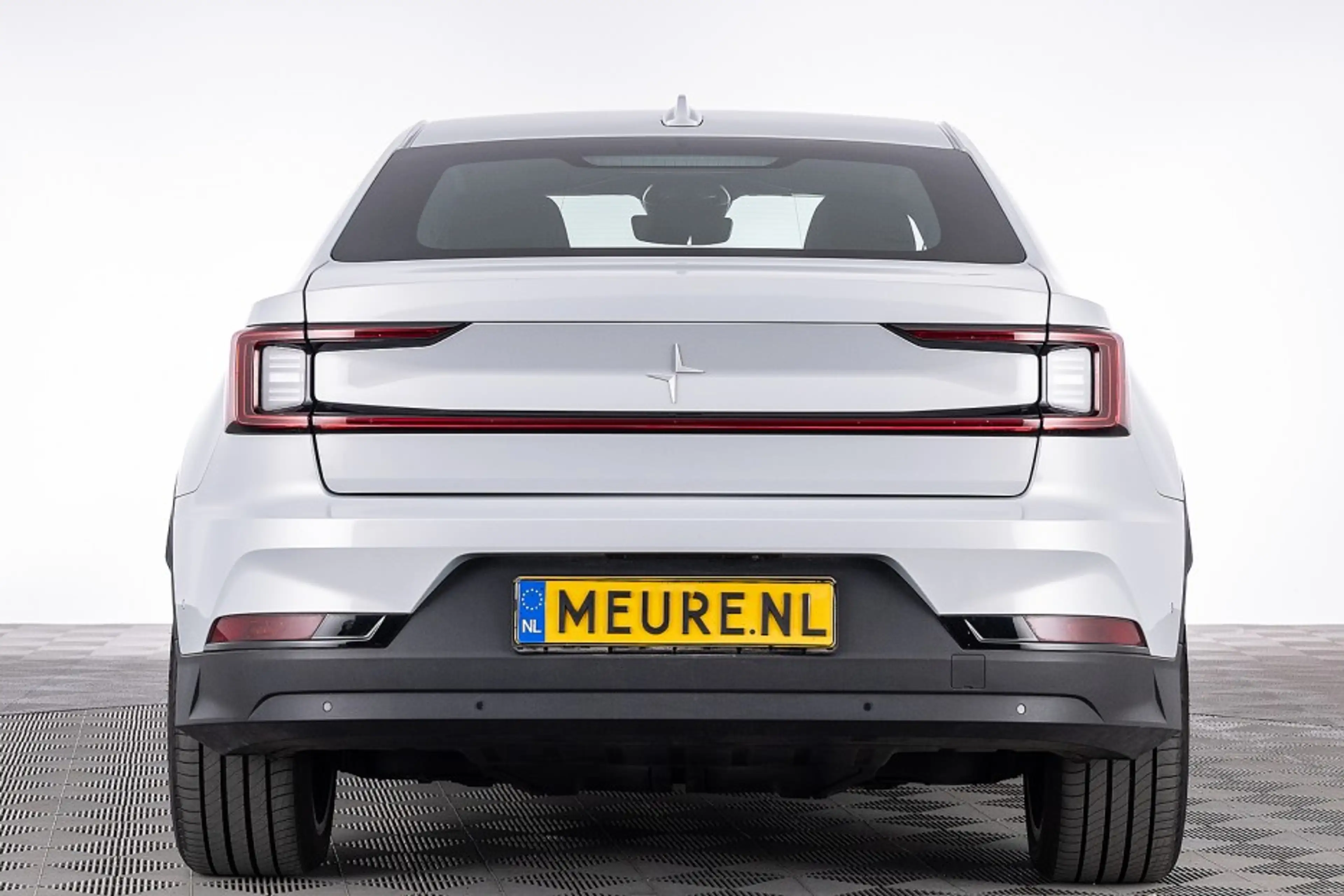 Polestar 2 Long Range Dual Motor 82 kWh AWD — photo 31
