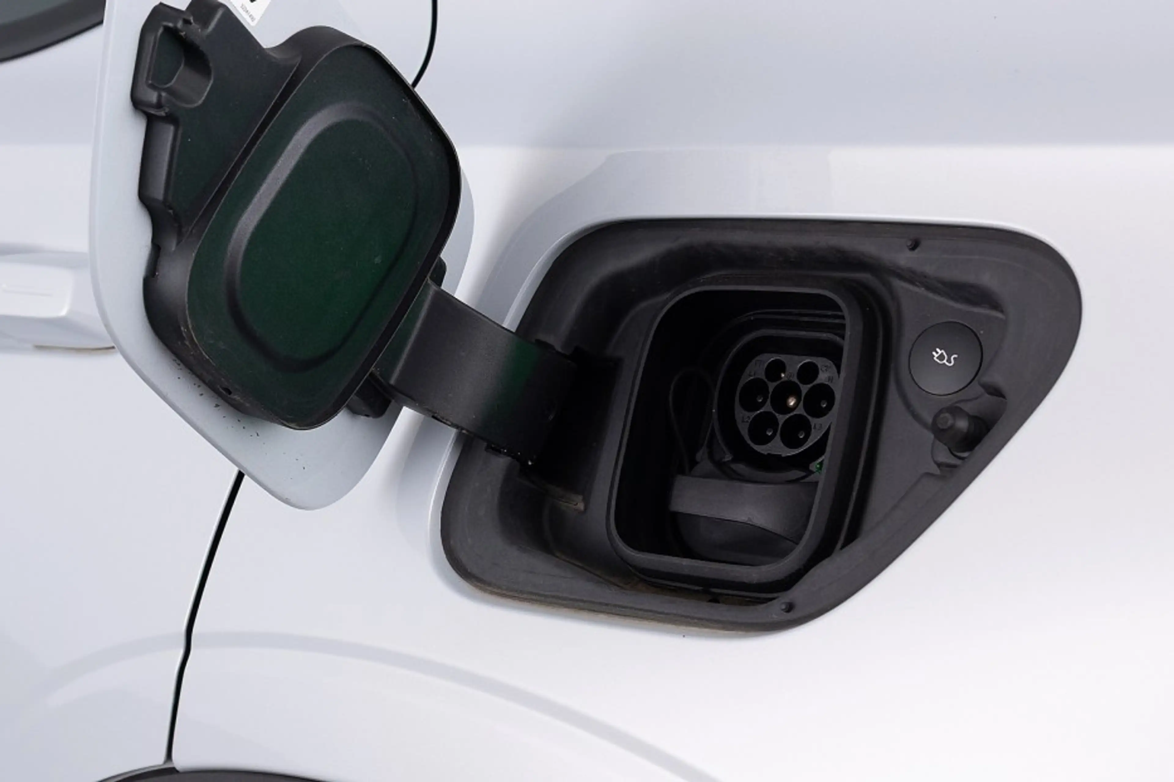 Polestar 2 Long Range Dual Motor 82 kWh AWD — photo 12