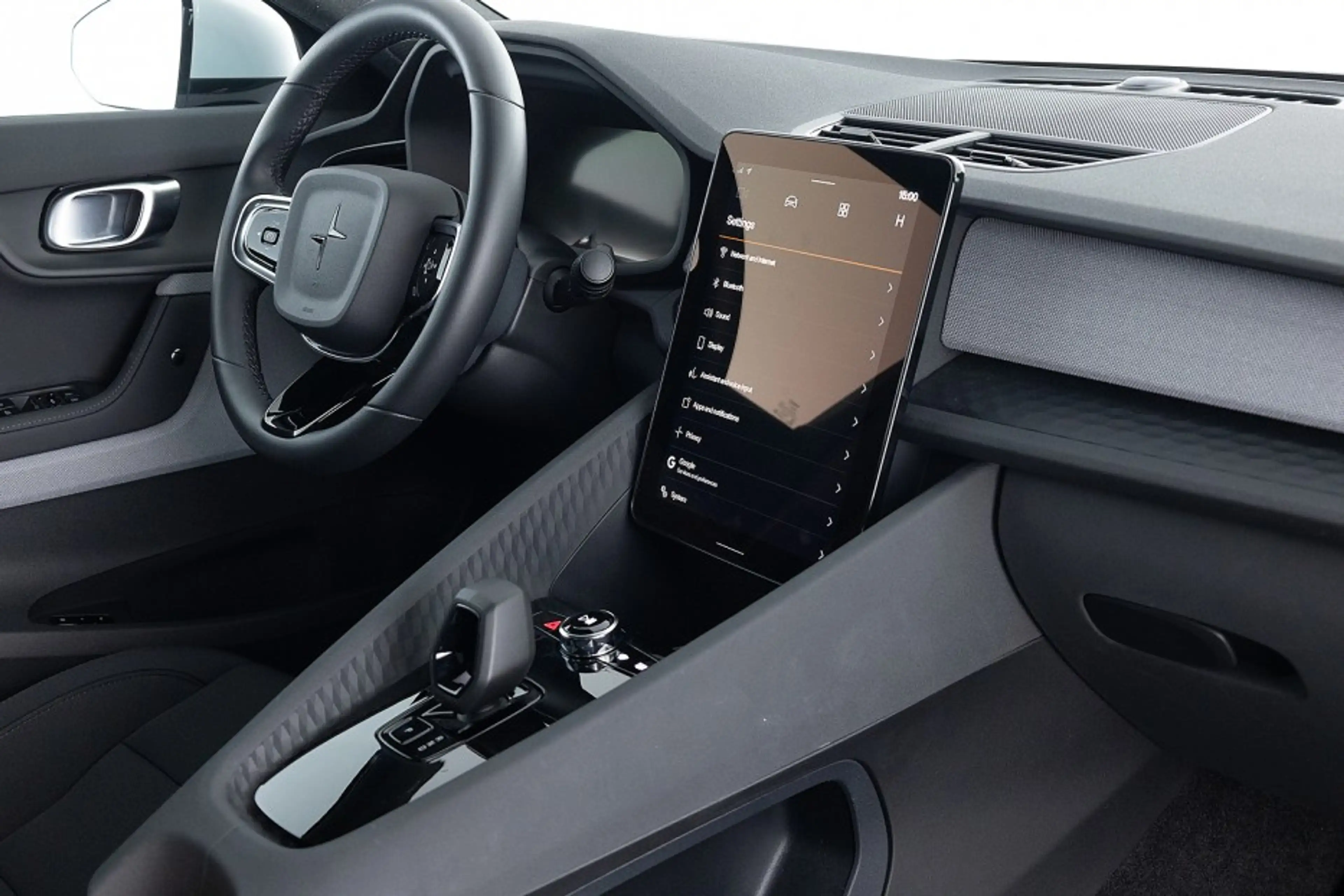 Polestar 2 Long Range Dual Motor 82 kWh AWD — photo 3