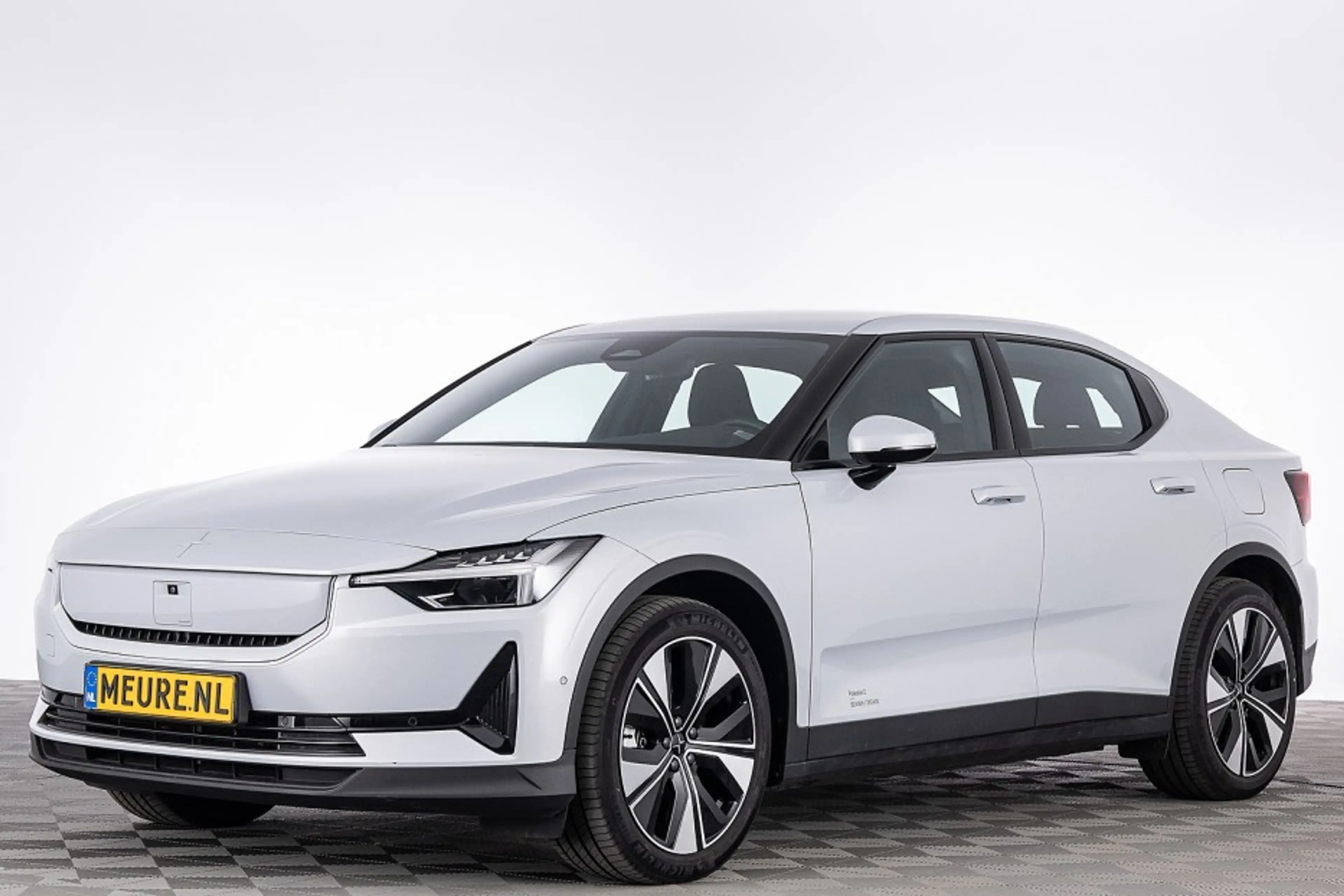 Polestar 2 Long Range Dual Motor 82 kWh AWD — photo 28