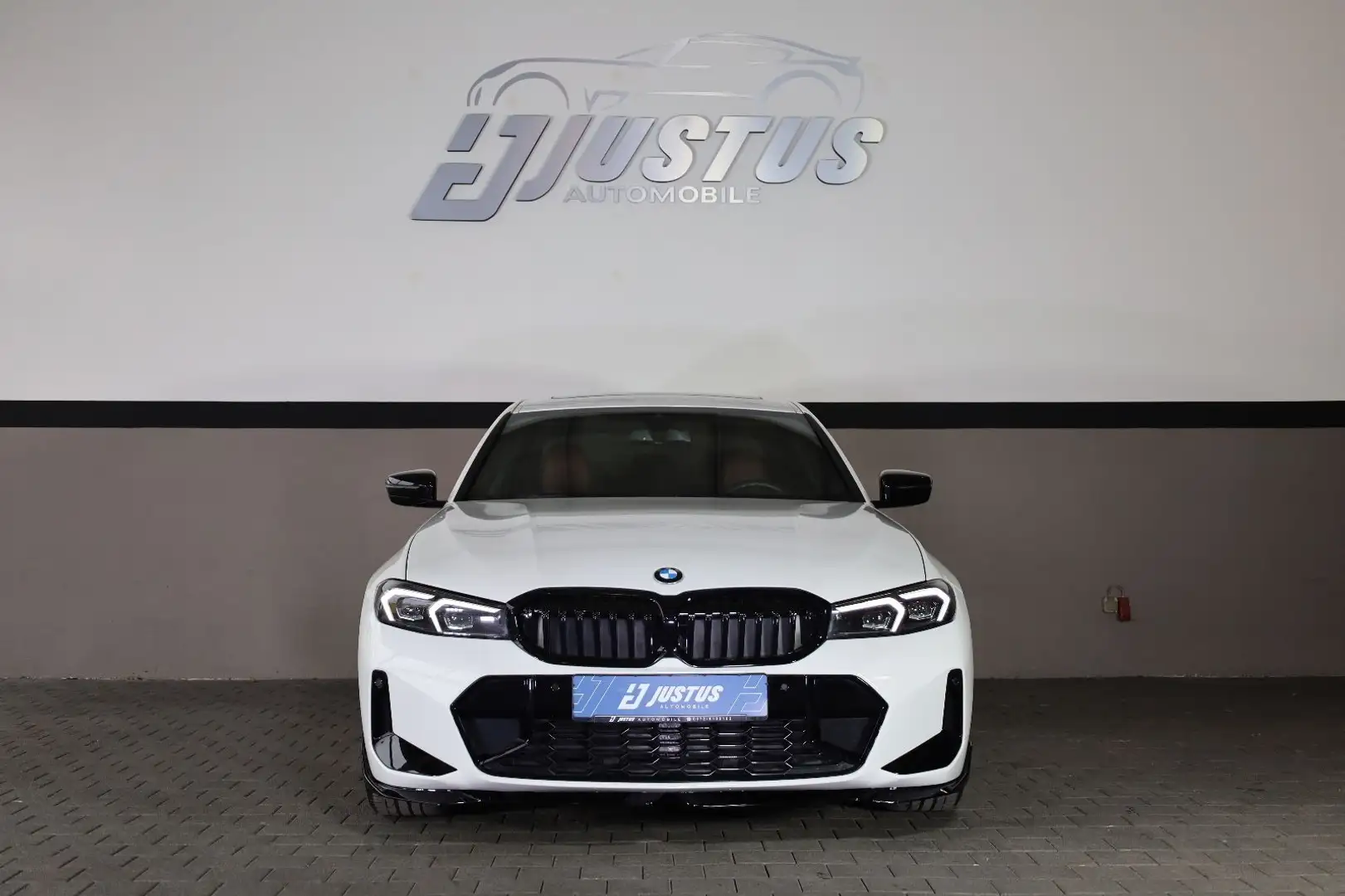 BMW 330 i/TOTW/KAMERA/APPLE/SBD/PDC/SHZ/LHZ/R19 Weiß - 2