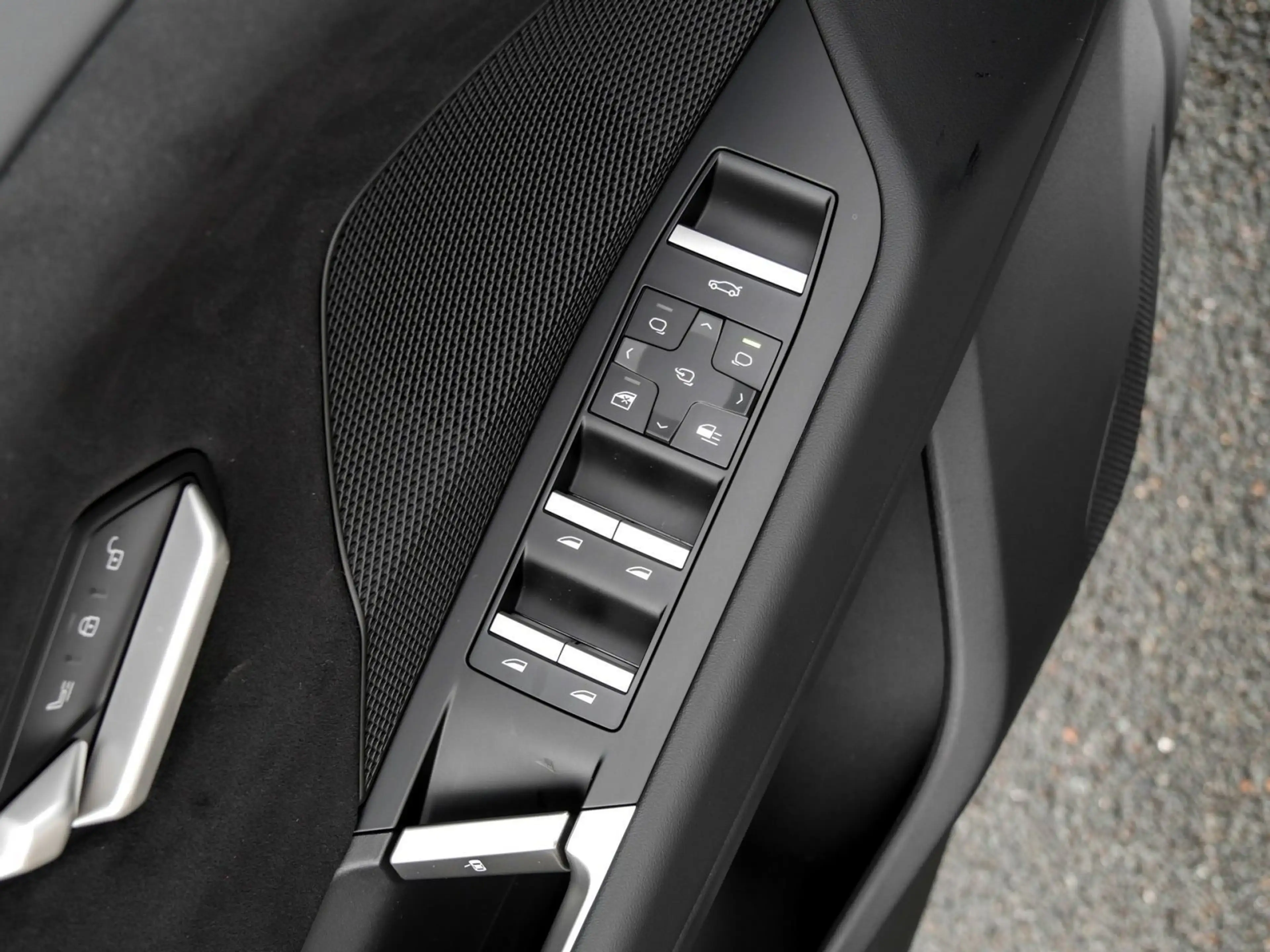 BMW iX3 40 MSport PANO AHK PDC V+H DAB Sitzheiz. — photo 14