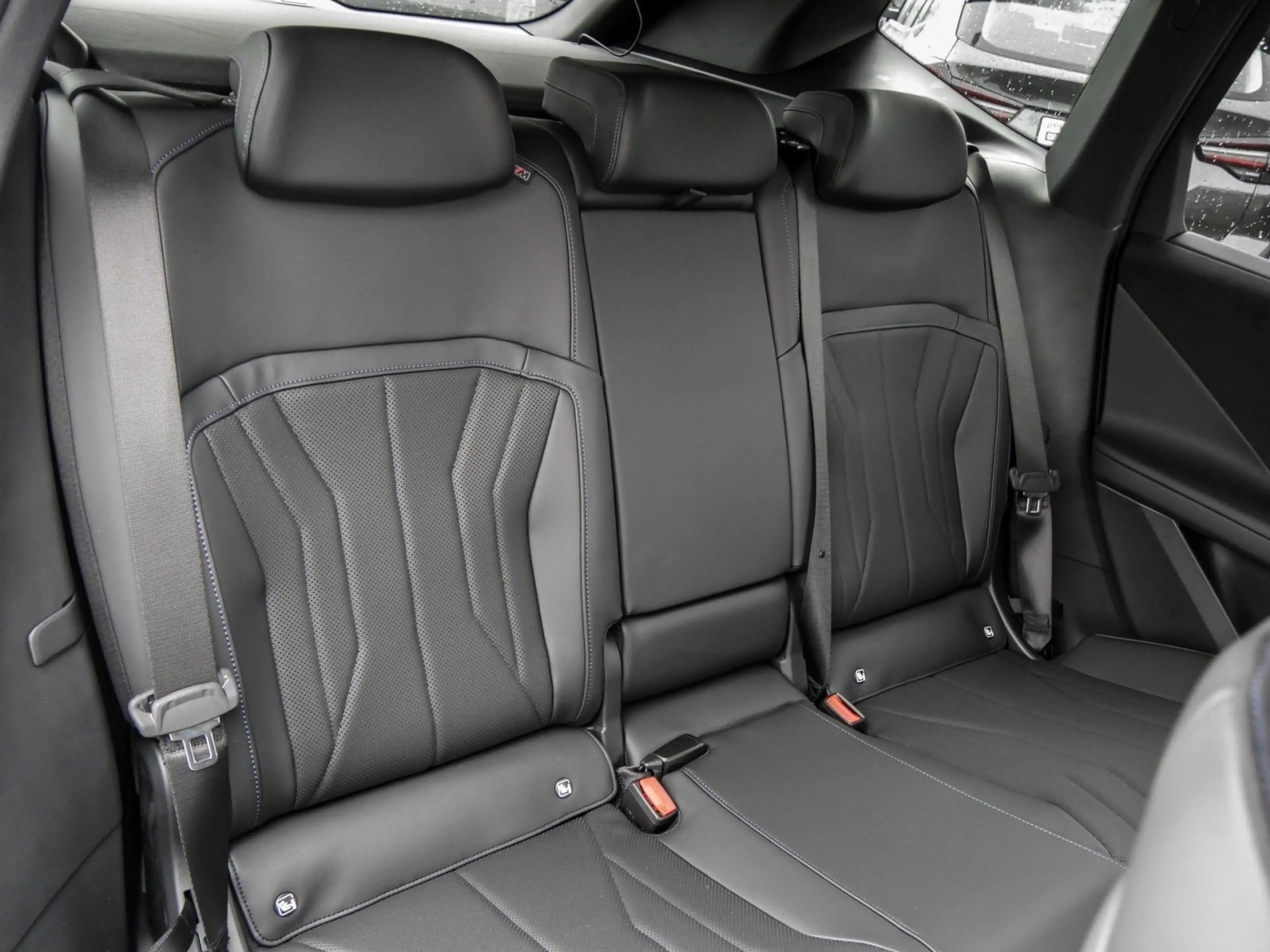BMW iX3 40 MSport PANO AHK PDC V+H DAB Sitzheiz. — photo 4