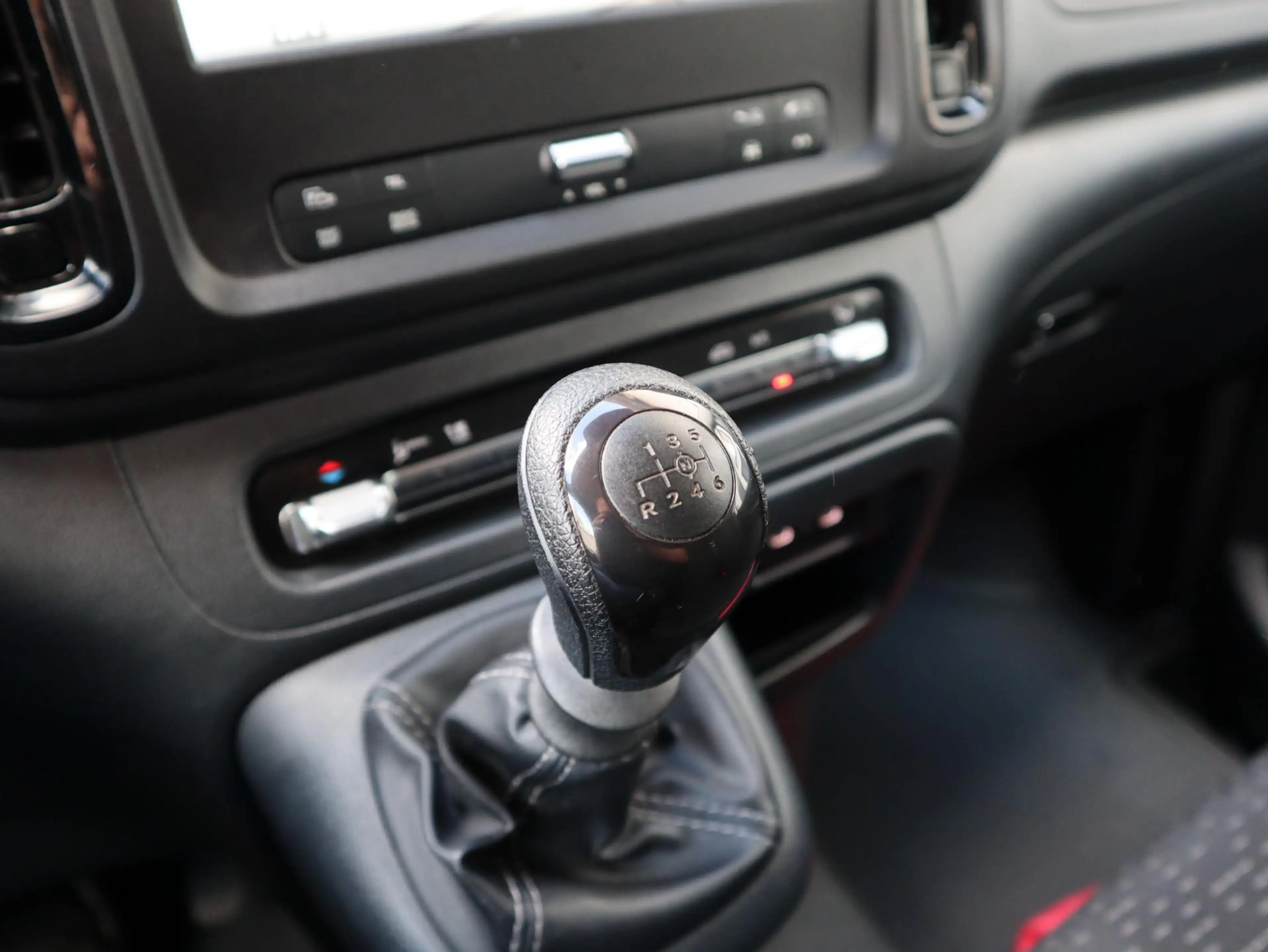 Mercedes-Benz Vito 116 CDI Euro 6 Lang L2 - Camera - Cruise — photo 12