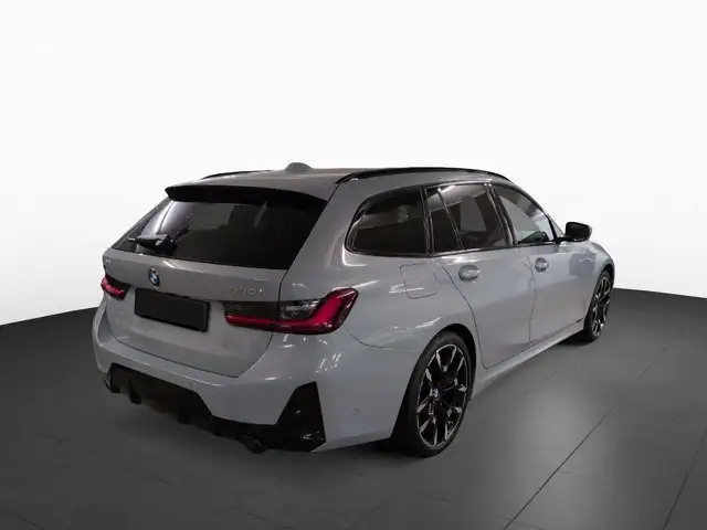 BMW 3 Series view 13