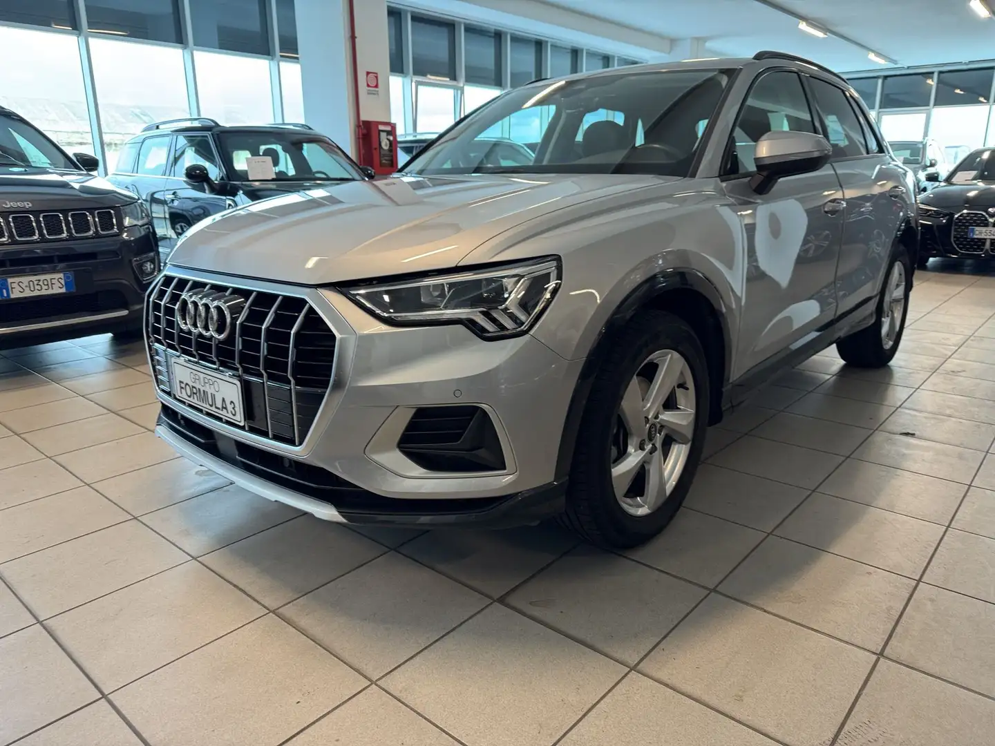 Audi Q3 35 TDI S tronic Business Advanced Grigio - 1