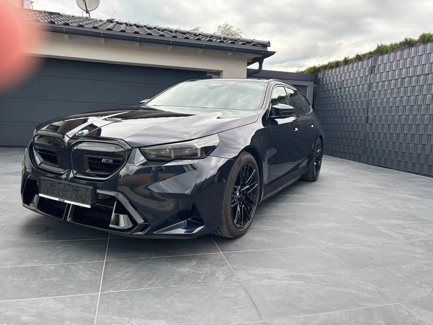 BMW M5 Touring  Ceramic, Carbon u. v. m. Schwarz - 1
