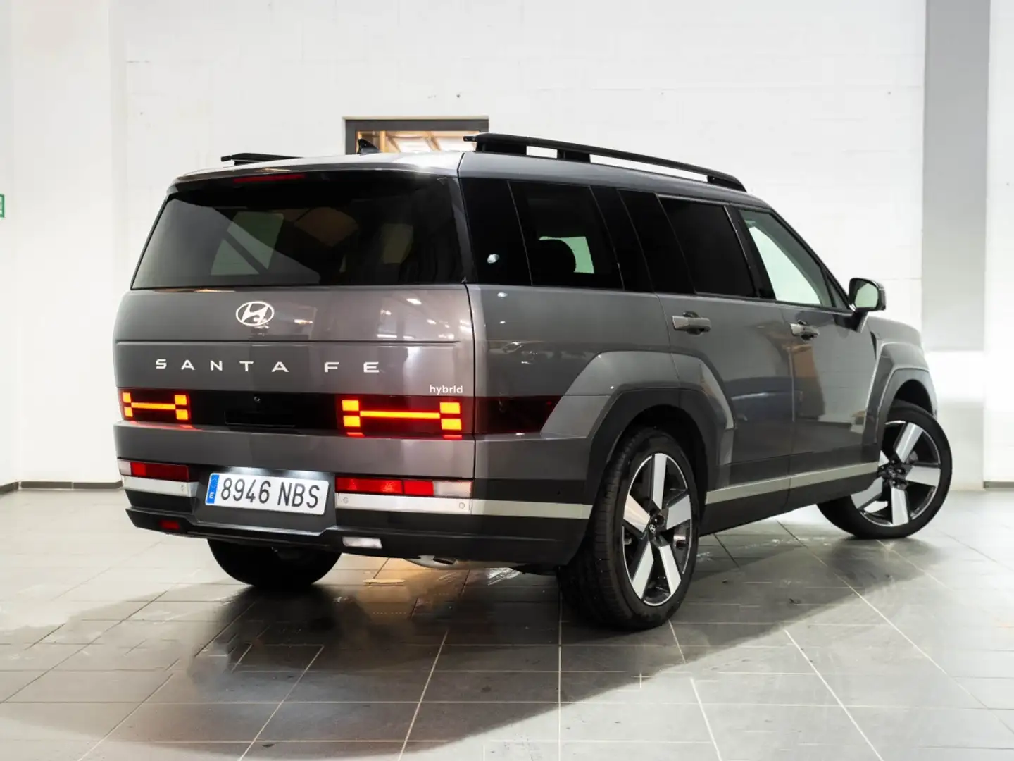 Hyundai SANTA FE 1.6T HEV Tecno 2WD 6AT Gris - 2