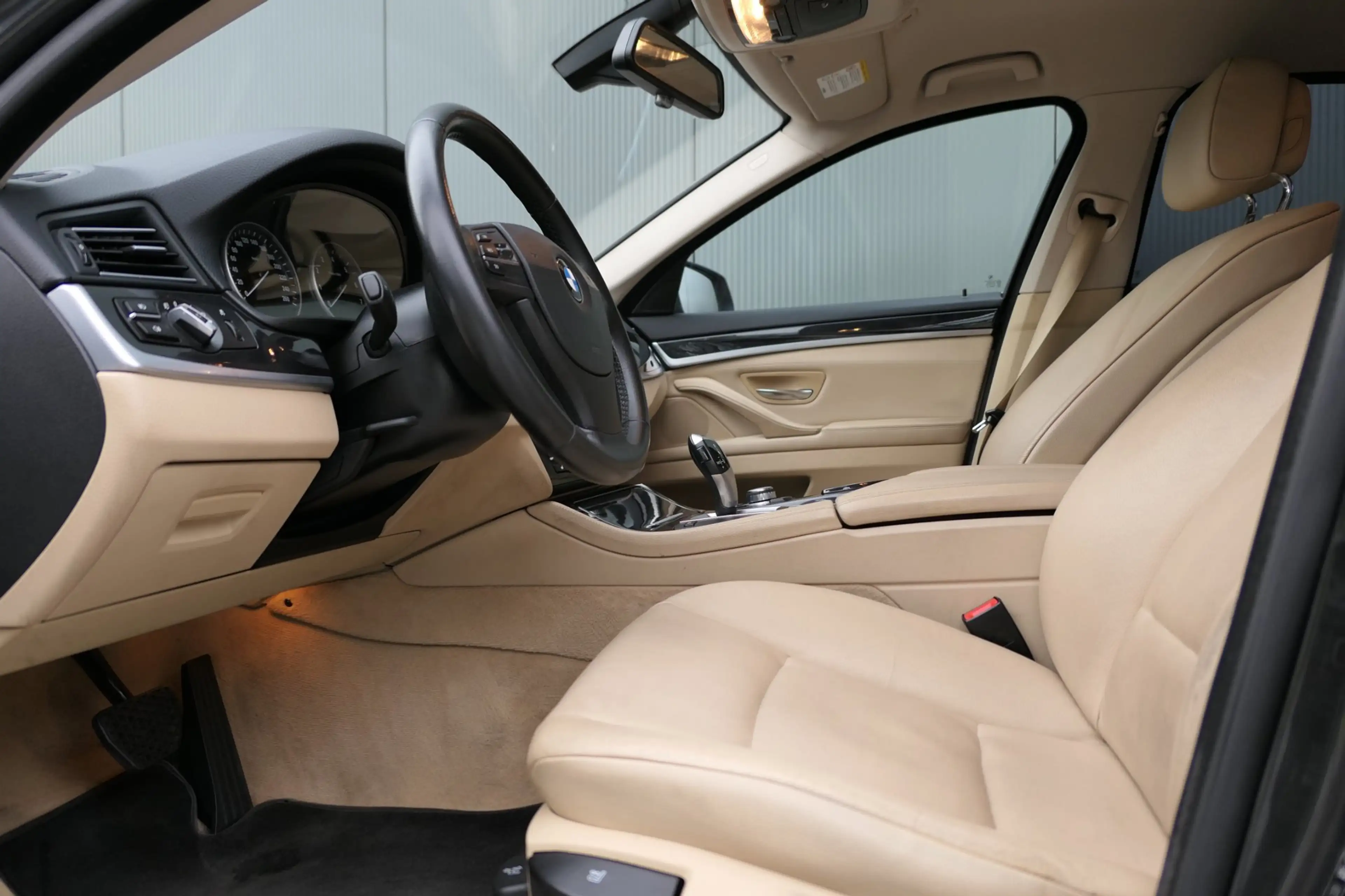 BMW 528 5-serie 528i High Executive NAP Dealer onderhouden — photo 3