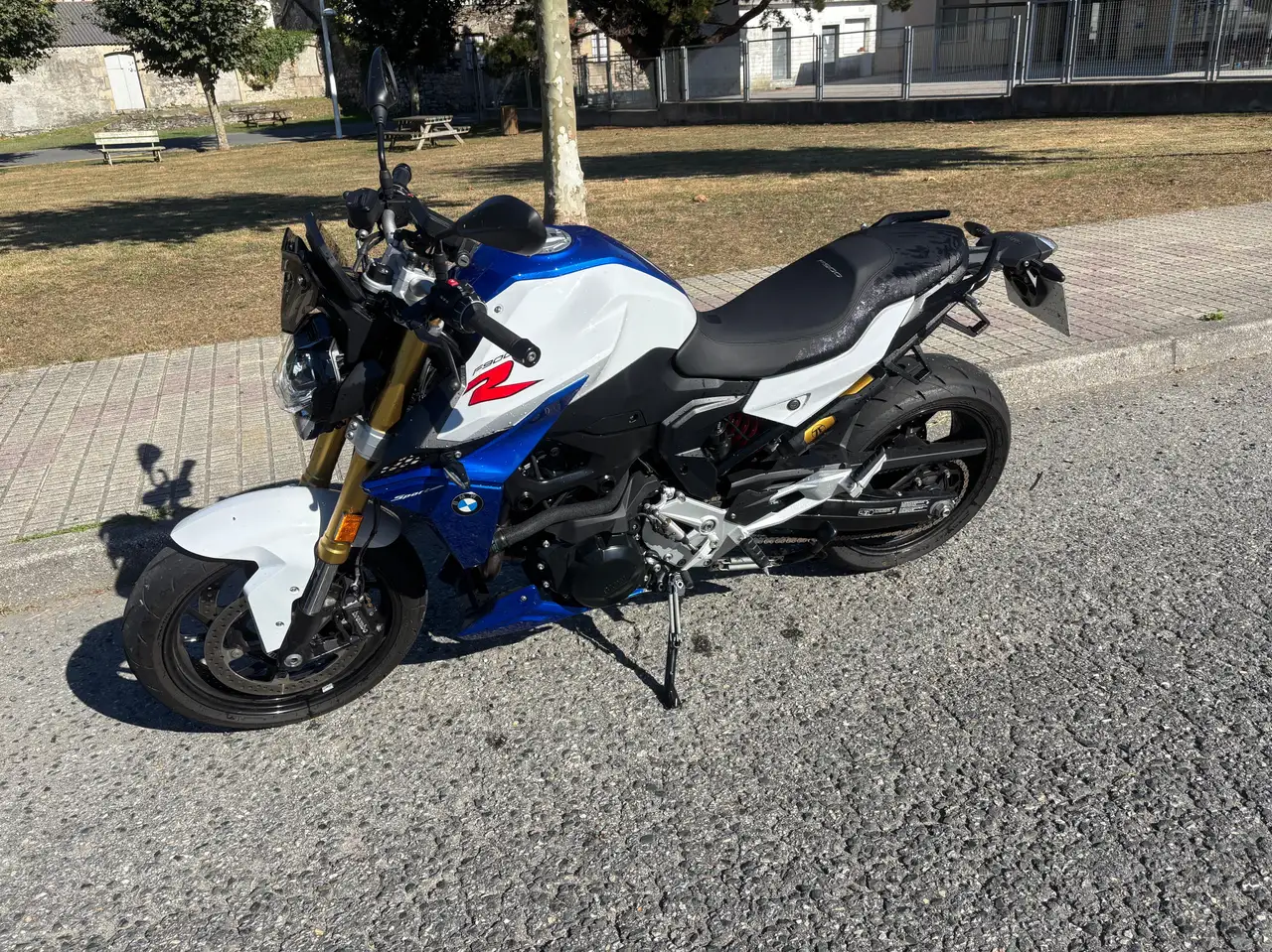 BMW F 900 R