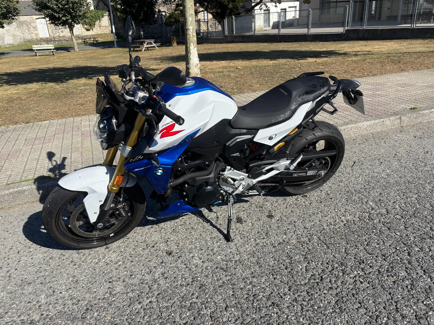 BMW F 900 R Azul - 1