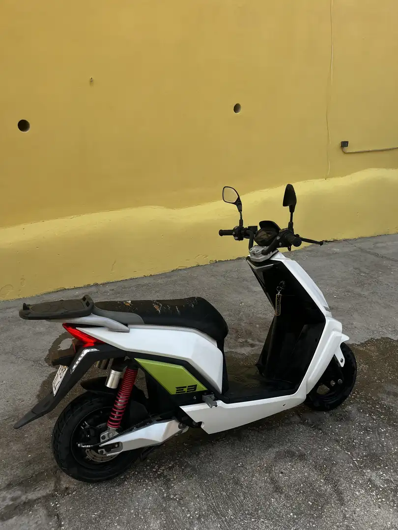 Lifan E3 - 1