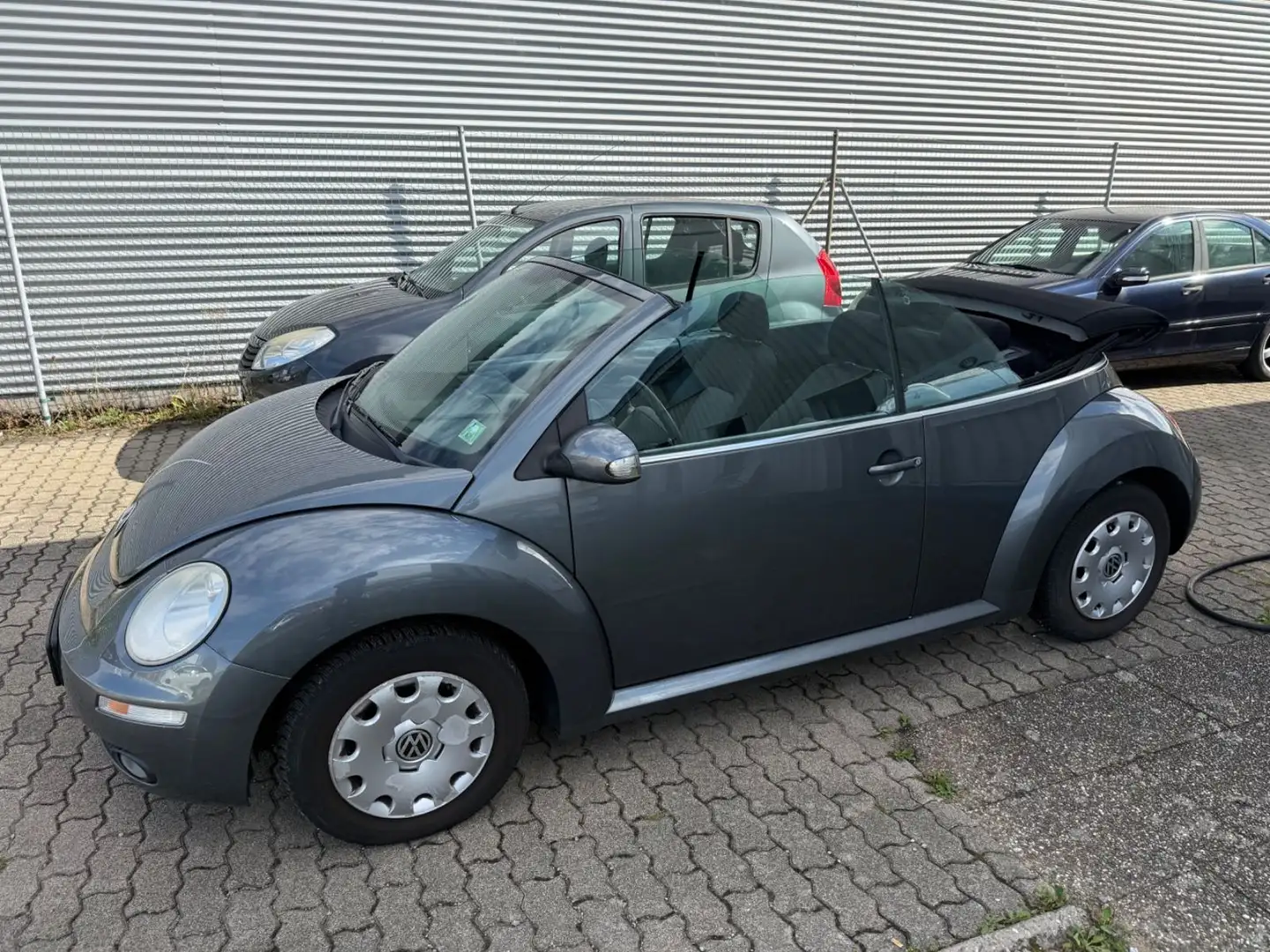 Volkswagen New Beetle 1.6  United Cabriolet Grau - 1