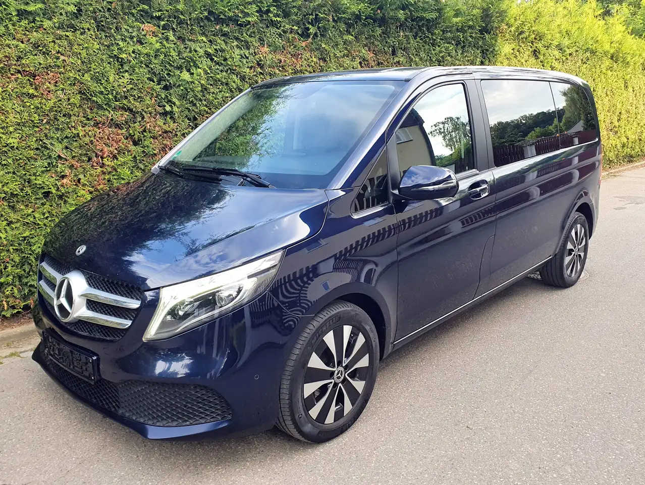 Mercedes-Benz V 220
