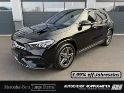 Mercedes-Benz GLA 200 AMG LED Kamera Ambiente Sitzh. AHK 19".. AMG Line Keyless Go/Keyless Go Komfort Paket/Styling/Autom./Klima/Park Assist.