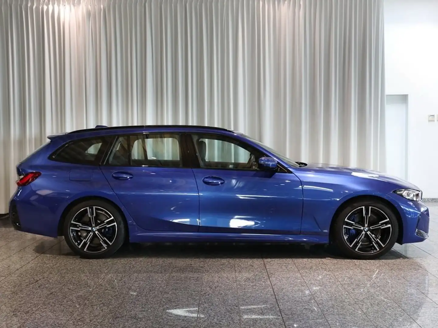 BMW 320 d Tour M Sport LED DrivAssProf HIFI Azul - 2
