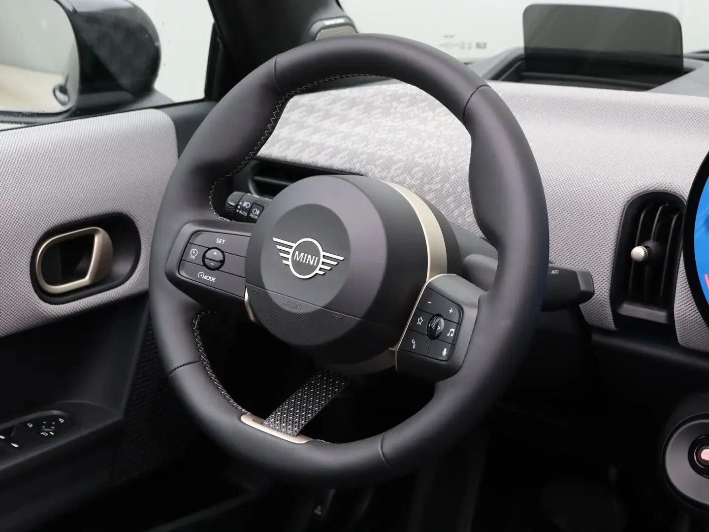 MINI Cooper C Cabrio Favoured Pakket L PRIVATE LEASE EUR 783,- (48 mnd/ Zwart - 2