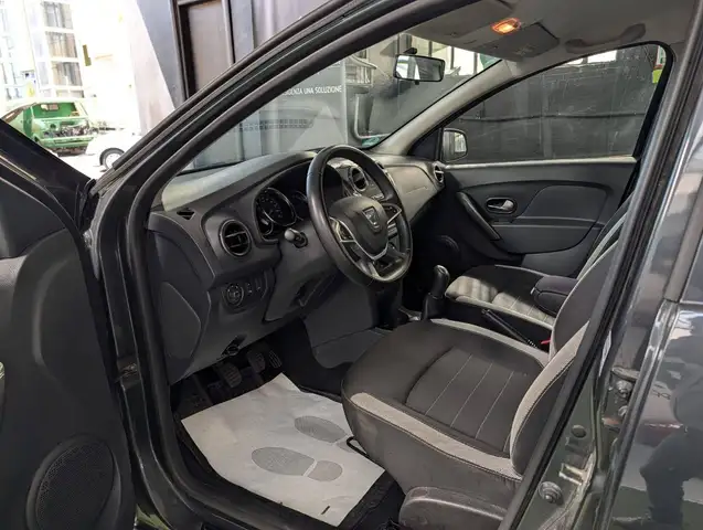 Dacia Sandero view 8