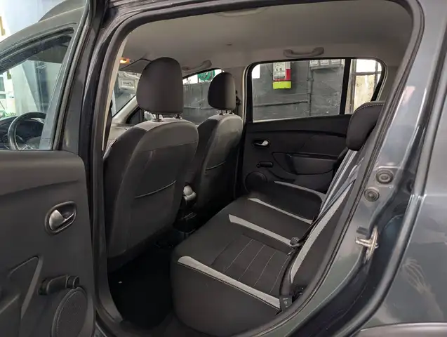 Dacia Sandero view 10