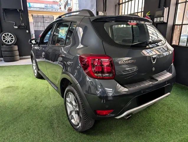 Dacia Sandero view 4