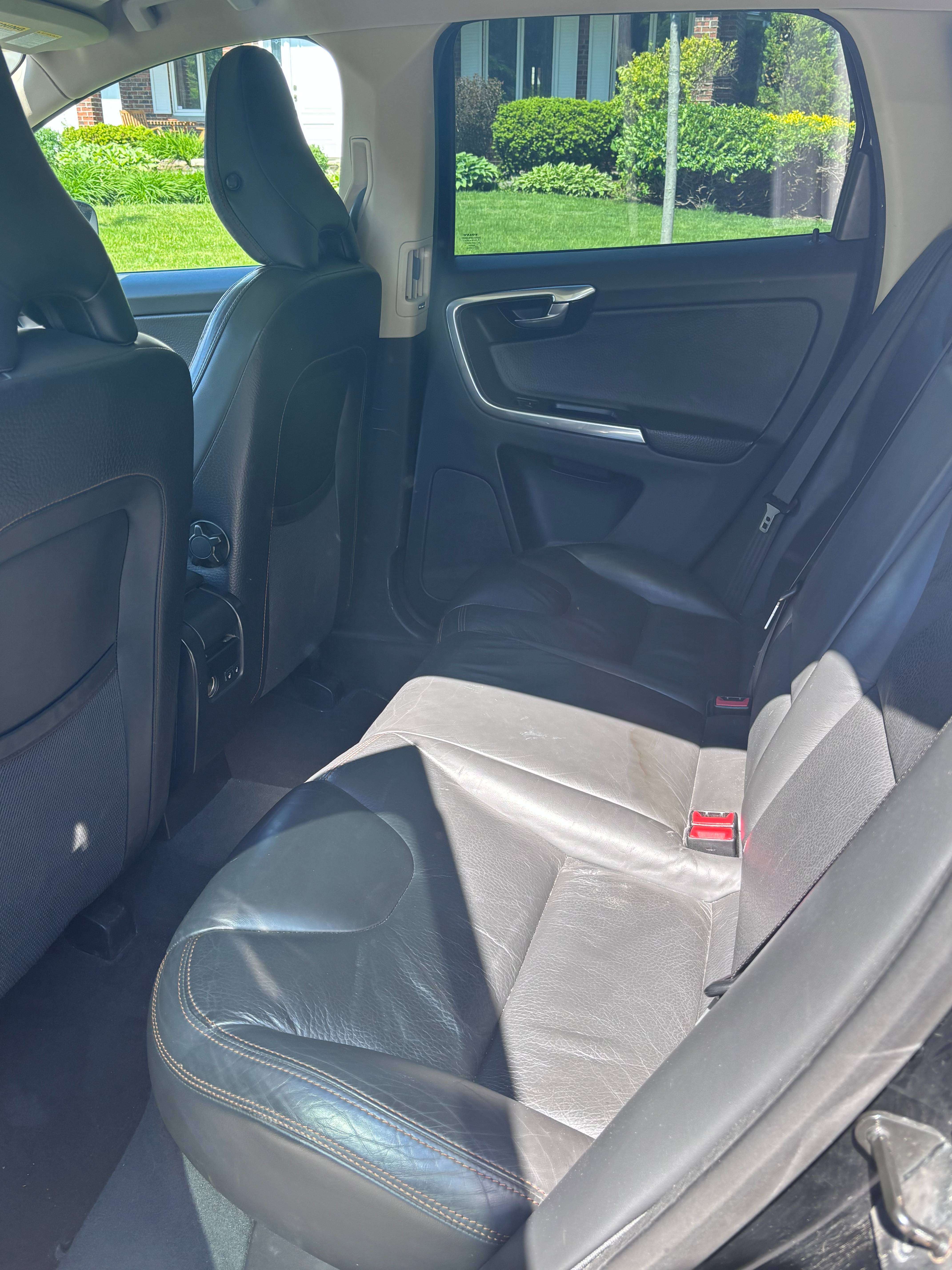 2012 Volvo XC60 3.2 thumb 8