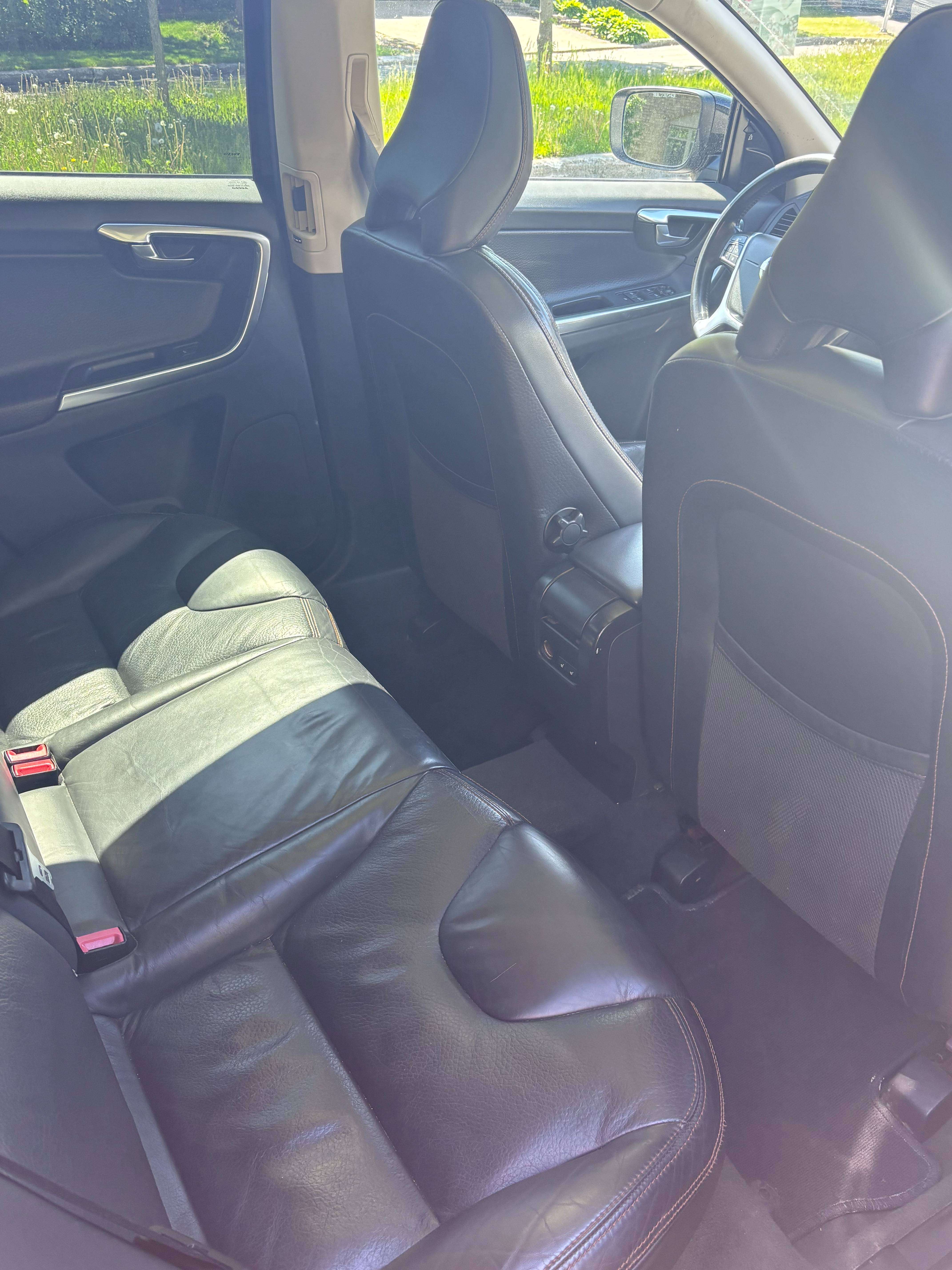 2012 Volvo XC60 3.2 thumb 9