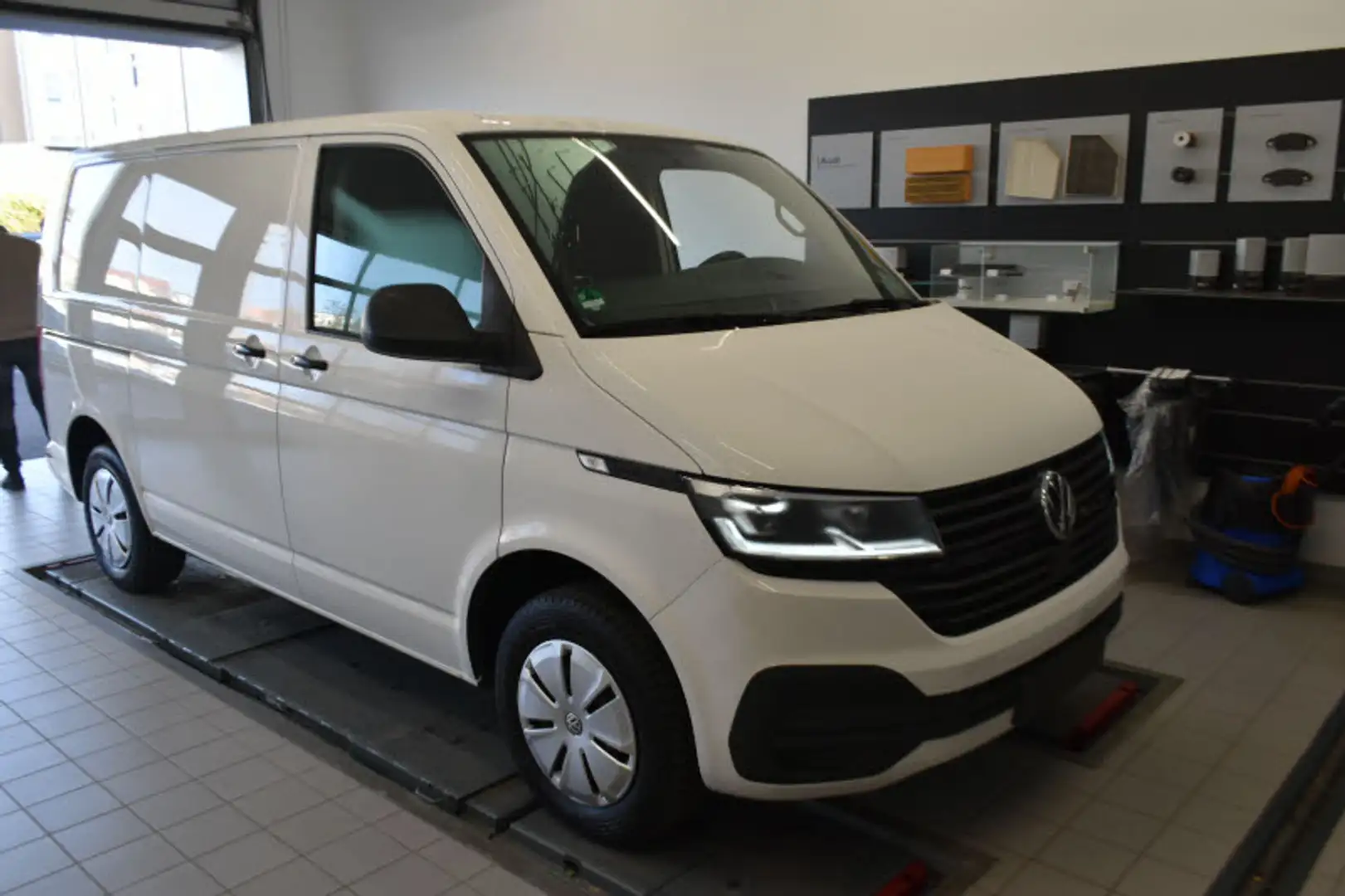 Volkswagen T6 Transporter T6.1 2.0 TDI LED KLIMA PDC AHK Weiß - 2