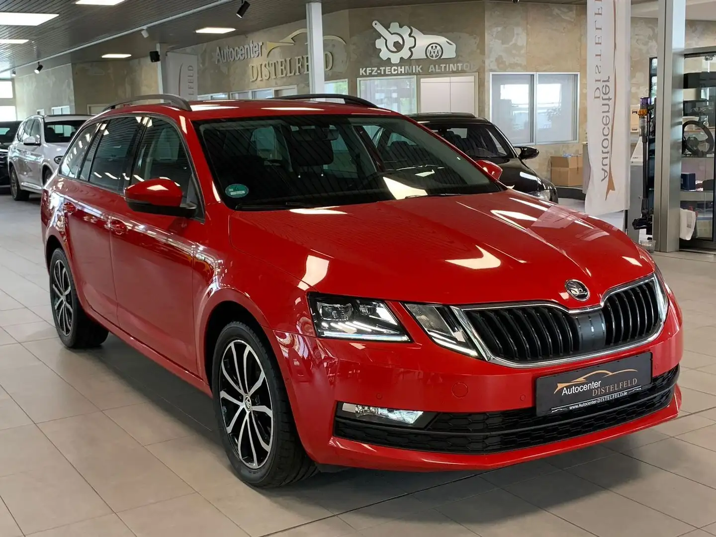 Skoda Octavia 2,0 TDI Soleil Kamera AHK 1.Hd. Scheckheft Rot - 1