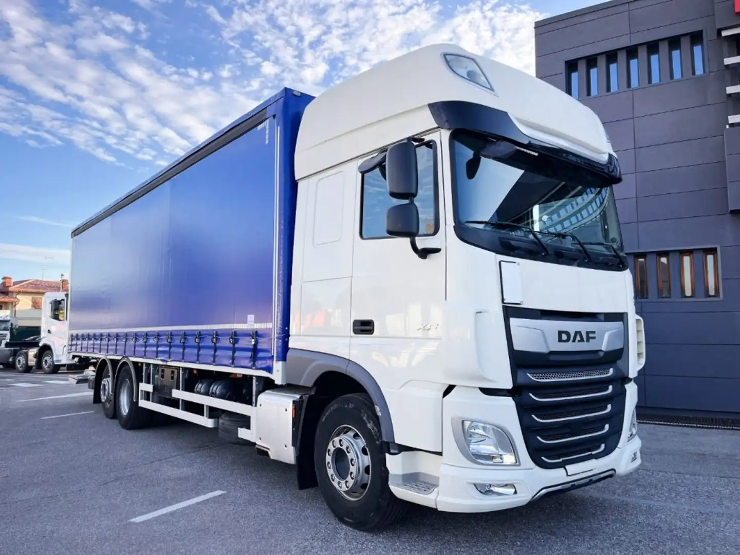 DAF XF 106/45 centina + sponda Bianco - 2