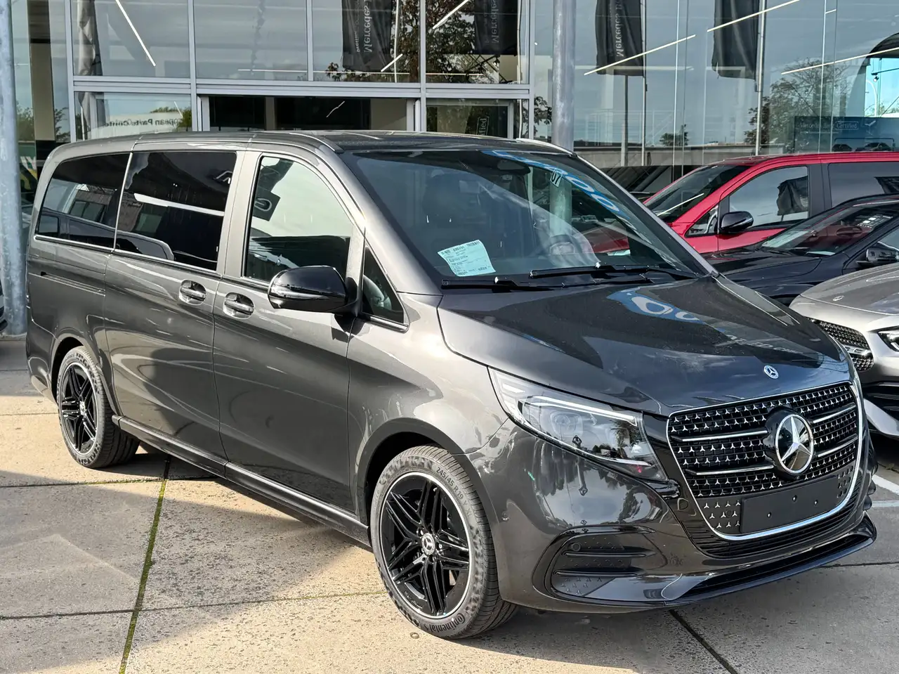 Mercedes-Benz V 300 L2 I Lichte vracht I 77.212 EXBTW I Luchtvering I AMG I Trekhaak — photo 1 of 15