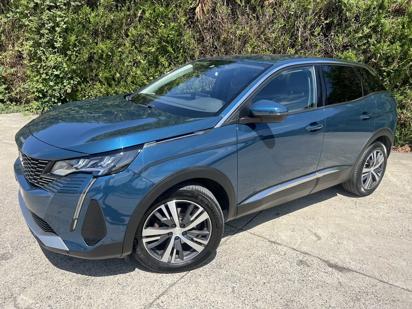 Peugeot 3008 1.5 BlueHDi Allure Bleu - 1